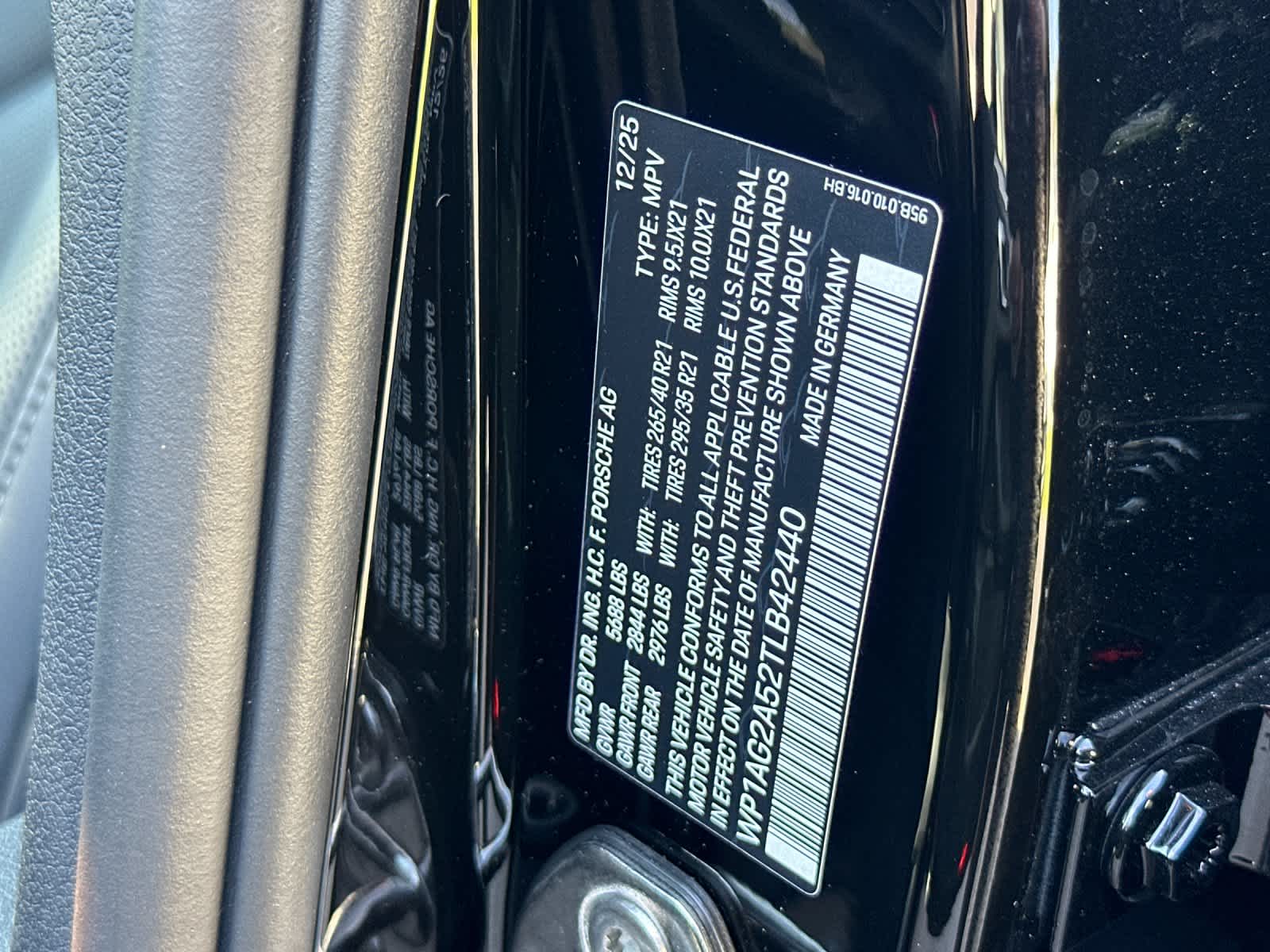 Thumbnail: 2026 Porsche Macan - 33