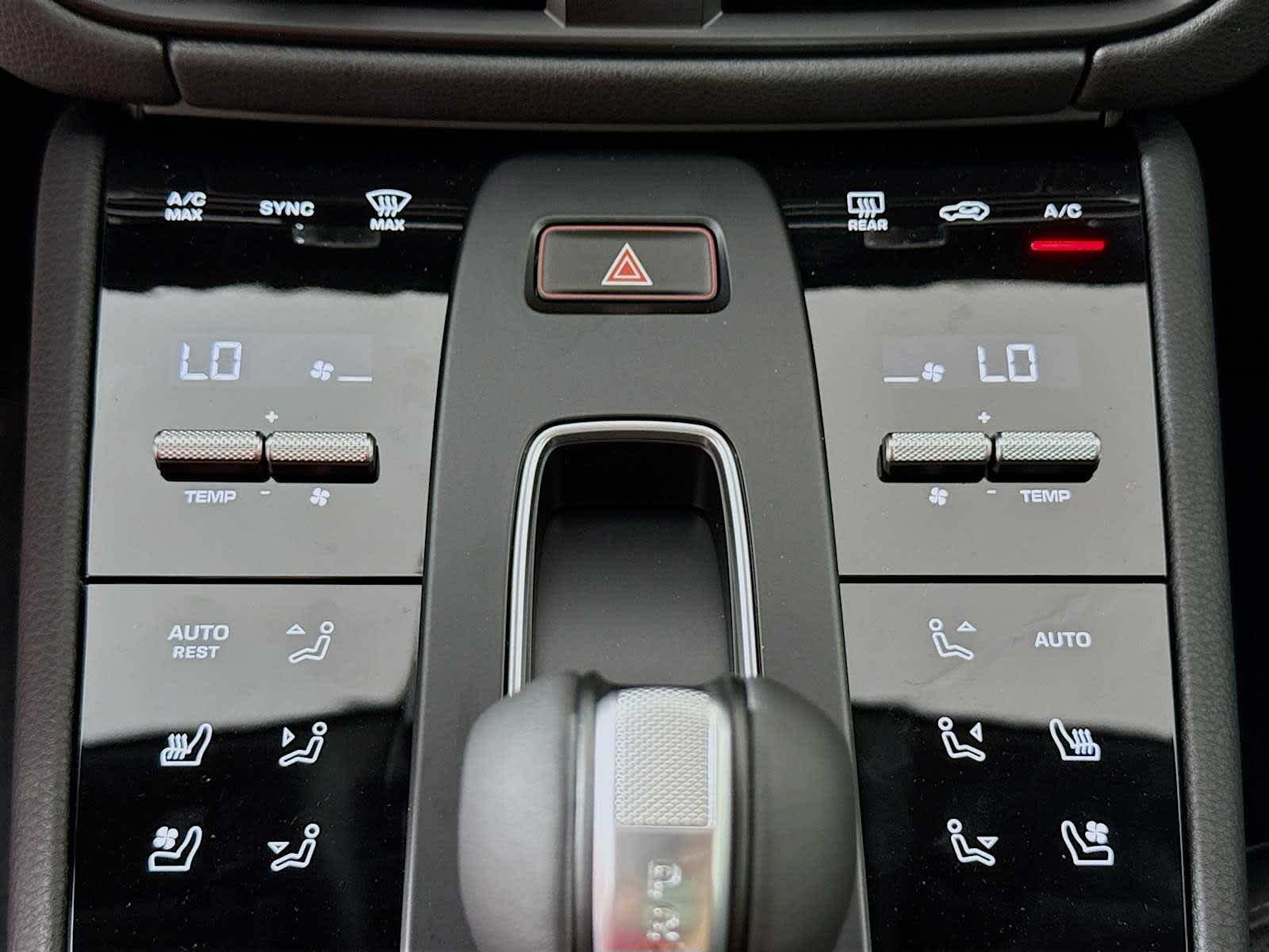 Thumbnail: 2026 Porsche Macan - 13