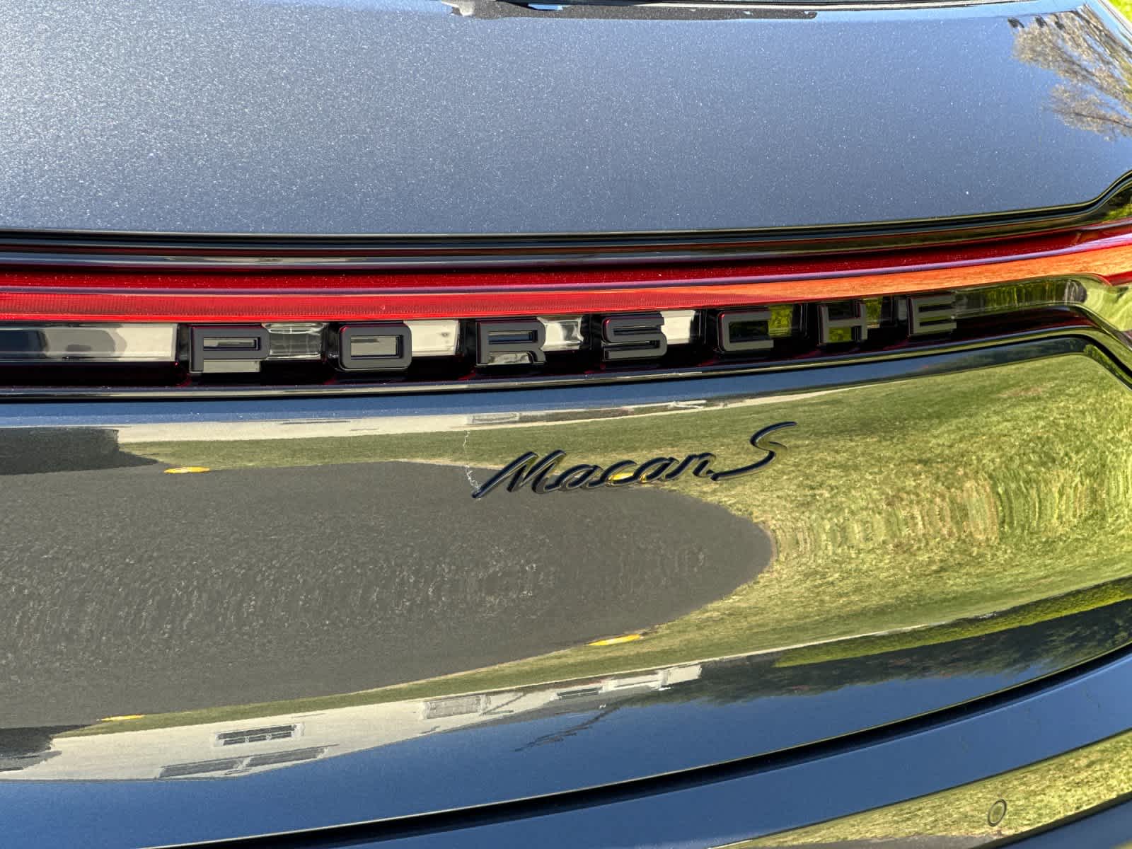 Thumbnail: 2026 Porsche Macan - 32