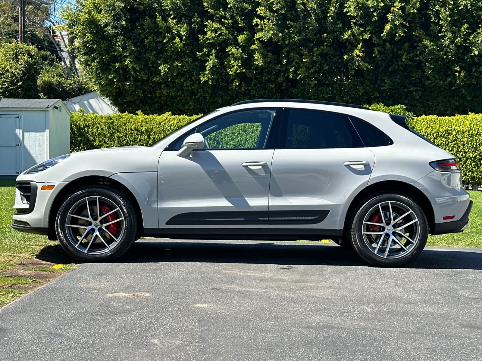 Thumbnail: 2026 Porsche Macan - 2