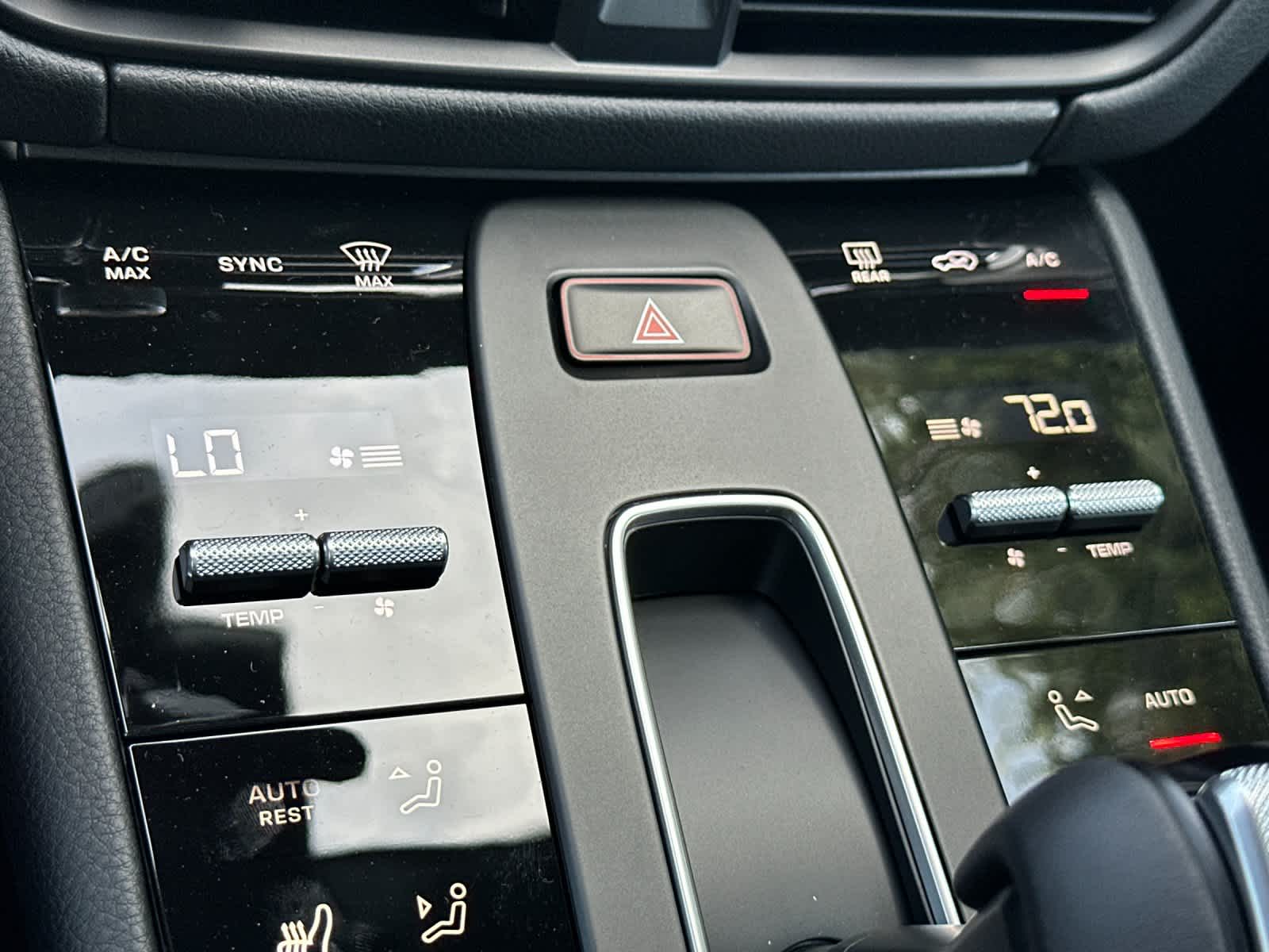 Thumbnail: 2026 Porsche Macan - 24