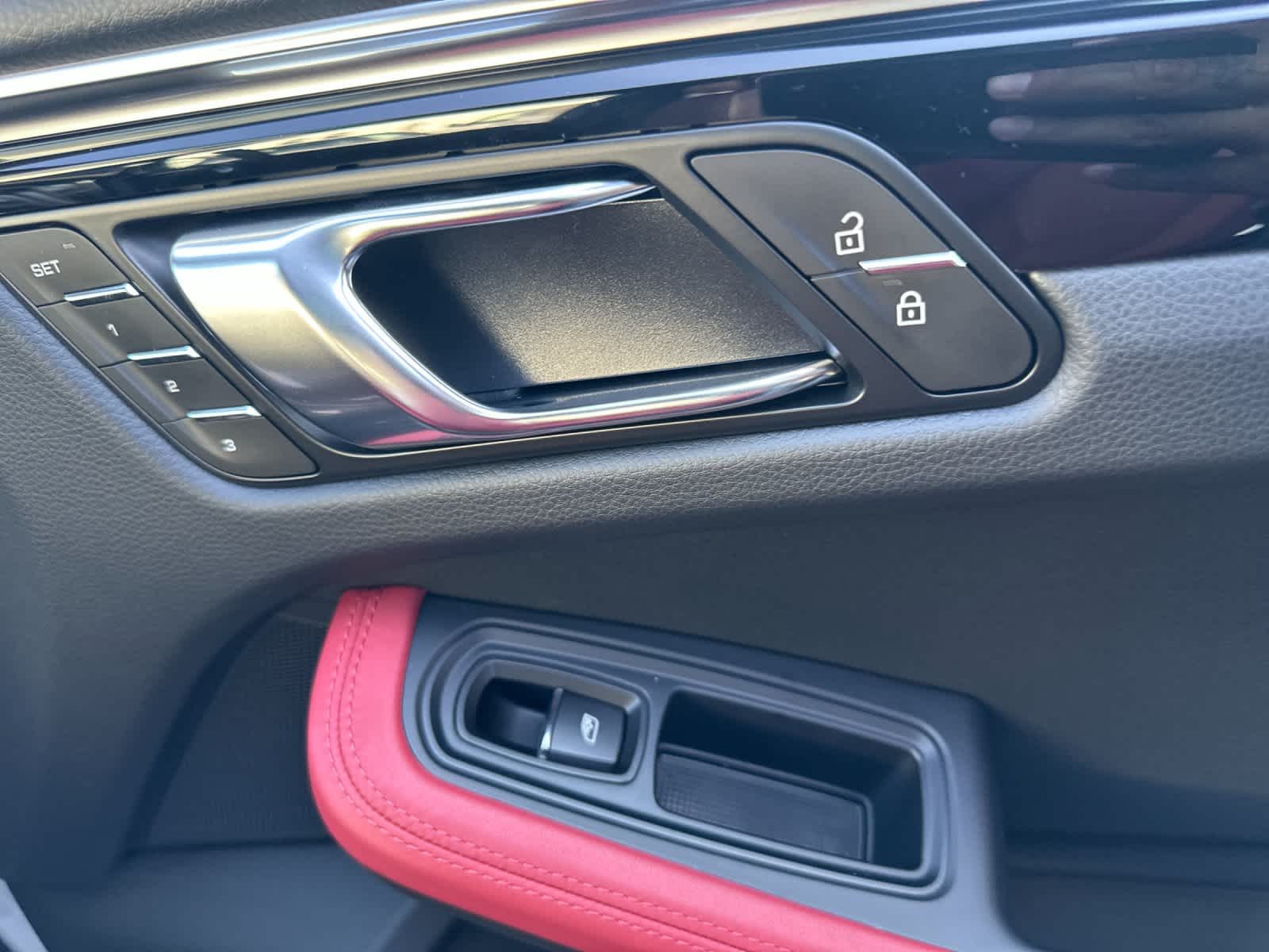 Thumbnail: 2026 Porsche Macan - 19