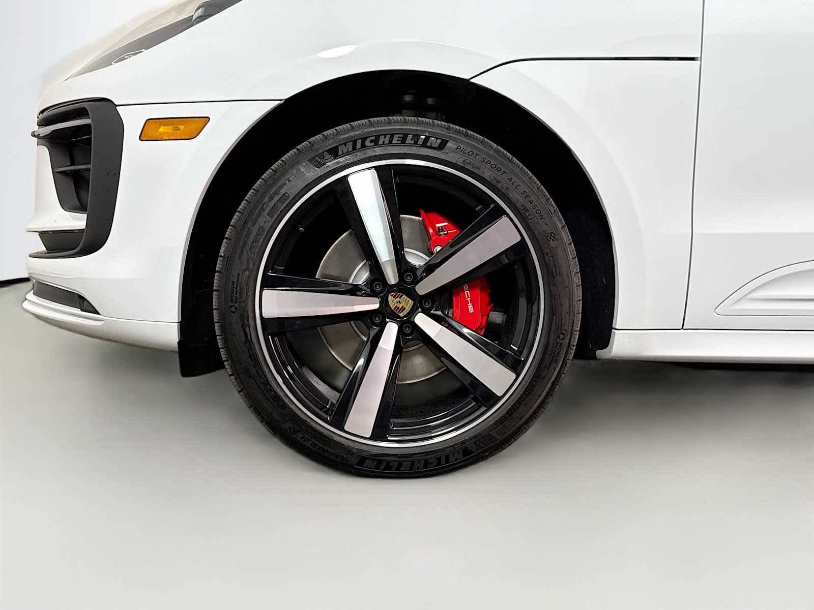 Thumbnail: 2026 Porsche Macan - 24