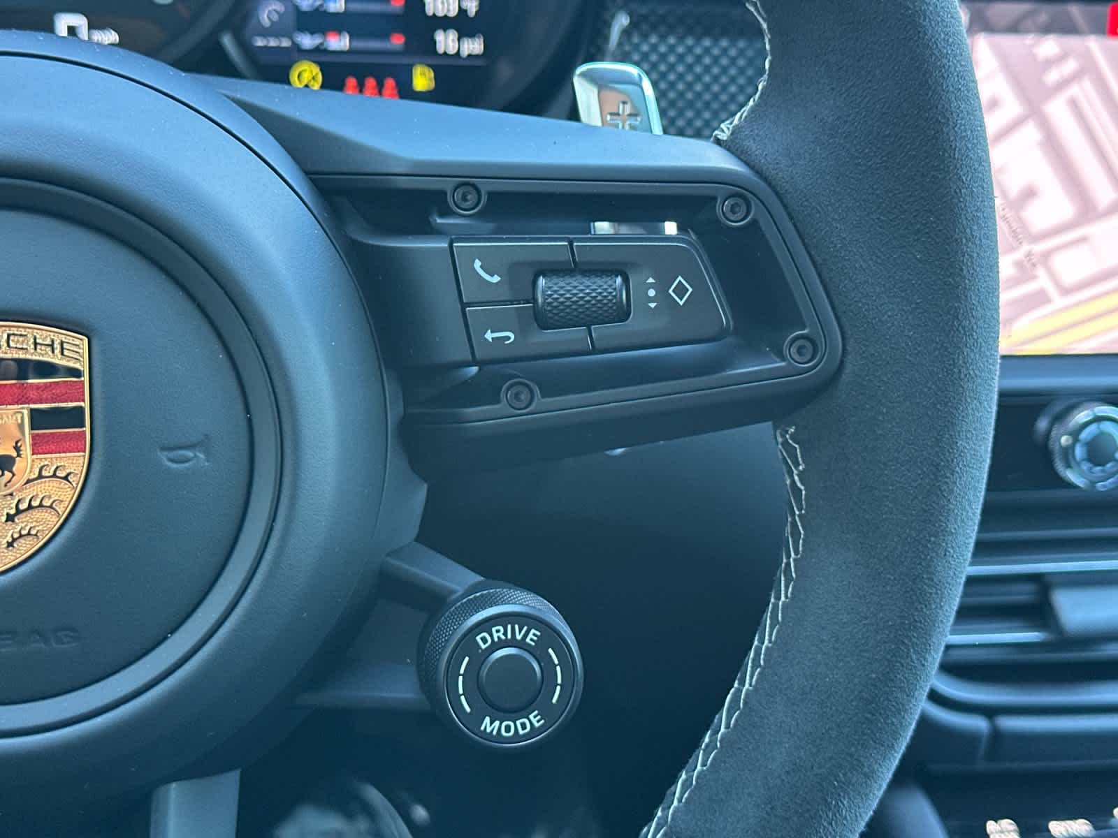 Thumbnail: 2026 Porsche Macan - 28