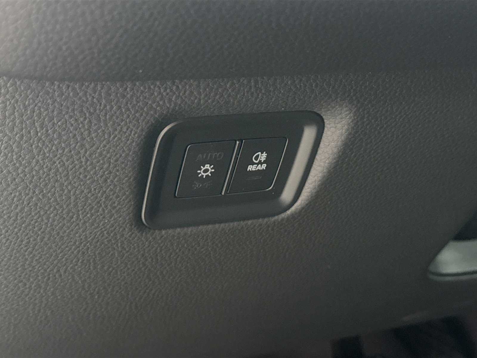 Thumbnail: 2026 Porsche Cayenne - 11