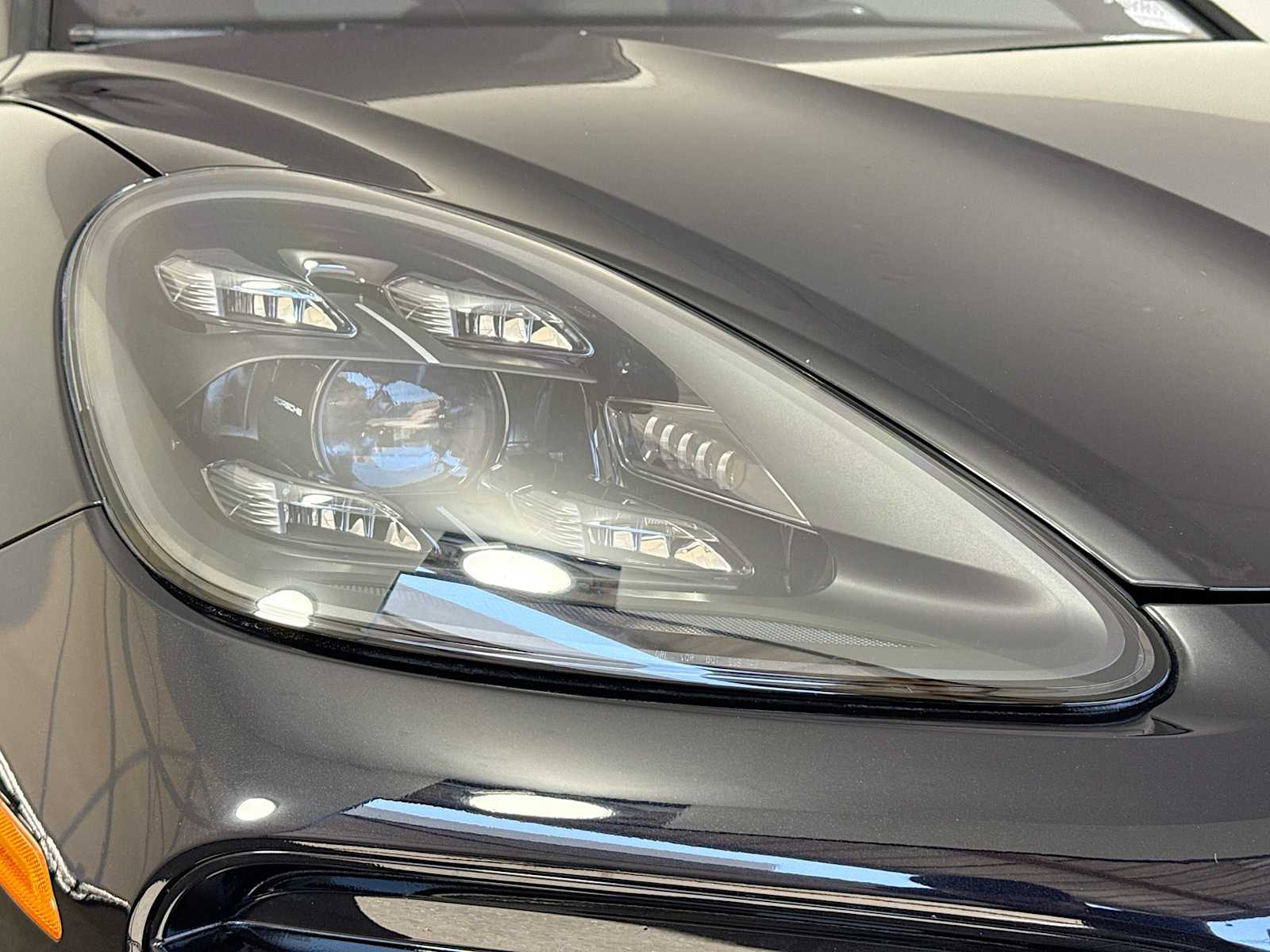 Thumbnail: 2022 Porsche Cayenne - 28