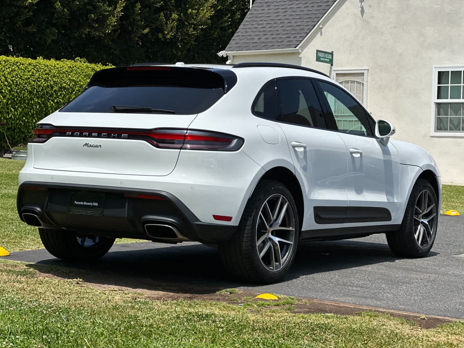 Thumbnail: 2026 Porsche Macan - 8
