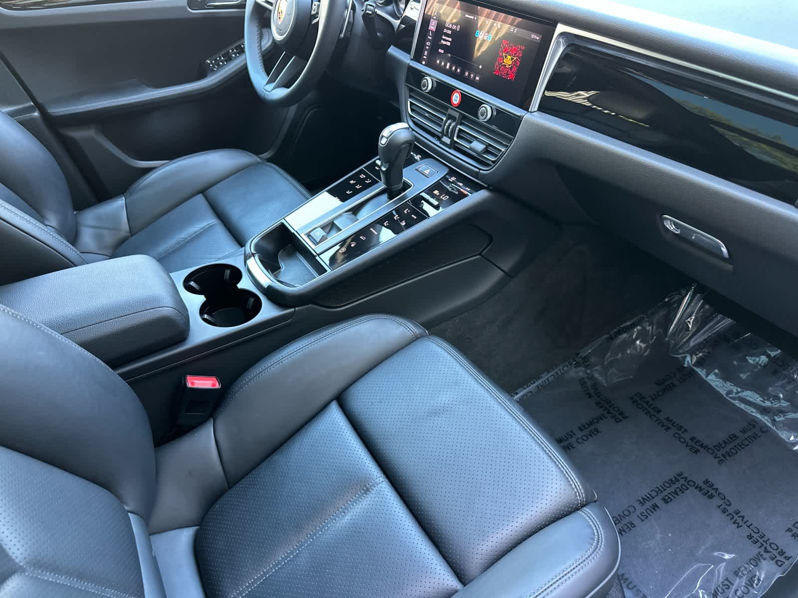 Thumbnail: 2025 Porsche Macan - 17