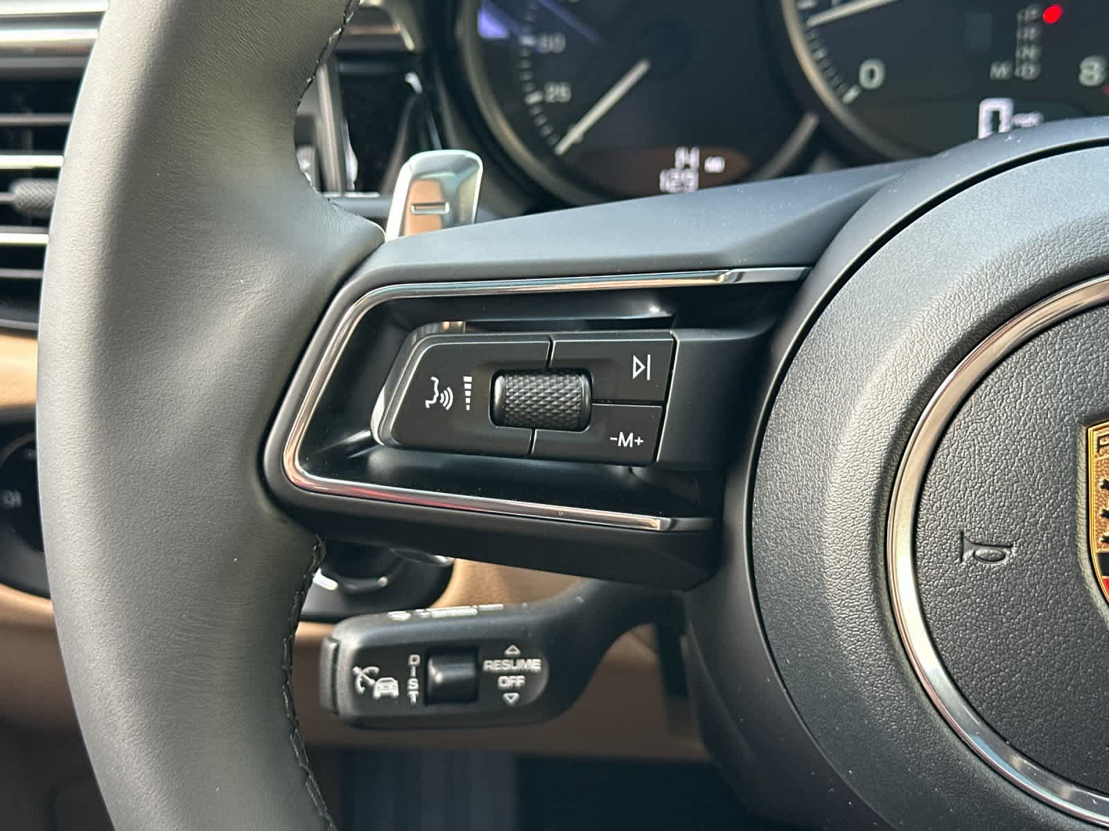 Thumbnail: 2026 Porsche Macan - 27