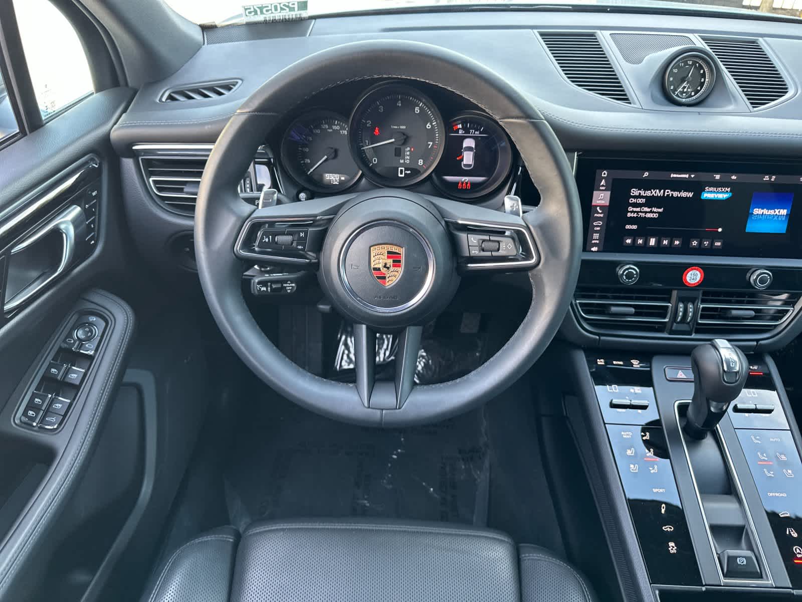 Thumbnail: 2025 Porsche Macan - 15