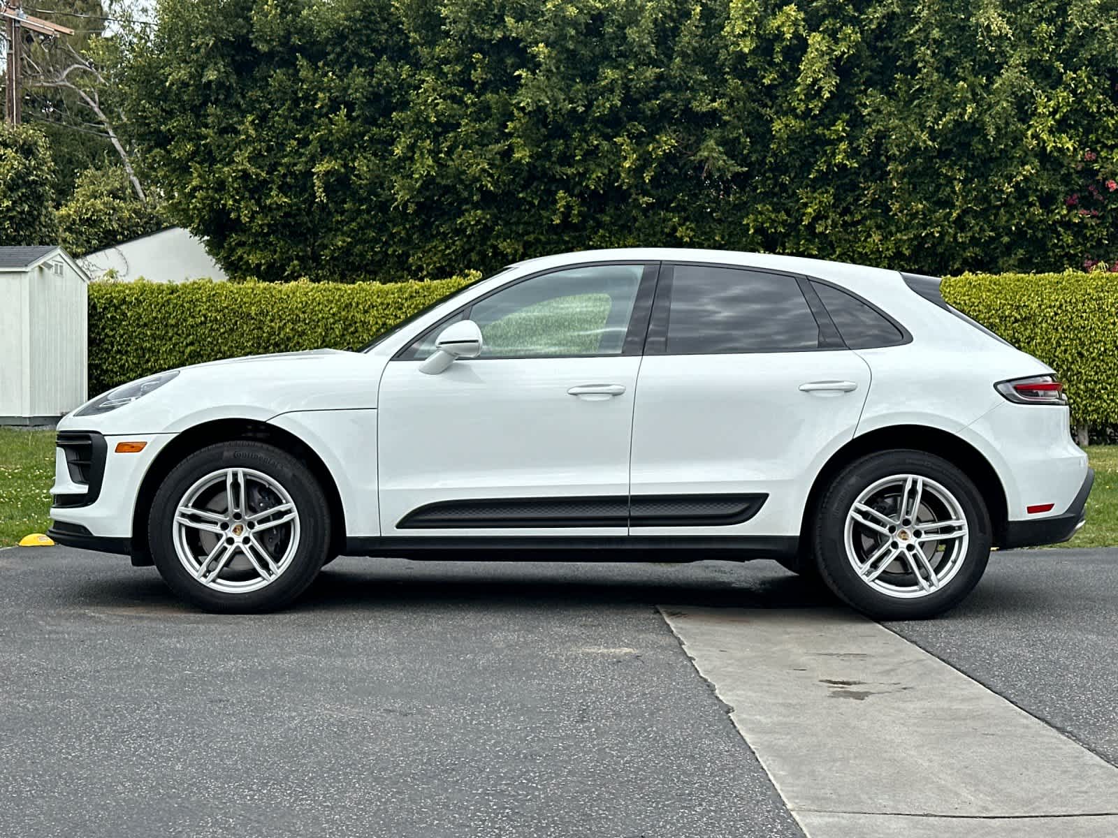 Thumbnail: 2025 Porsche Macan - 2