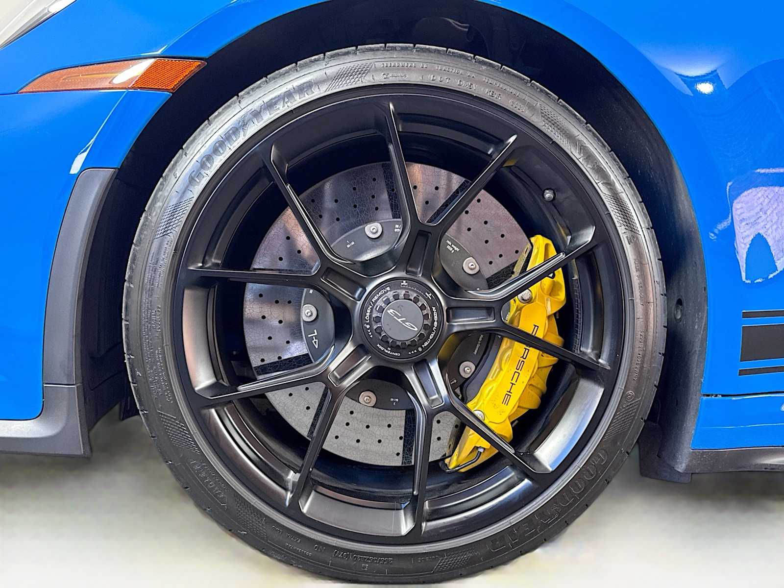 Thumbnail: 2022 Porsche 911 - 25