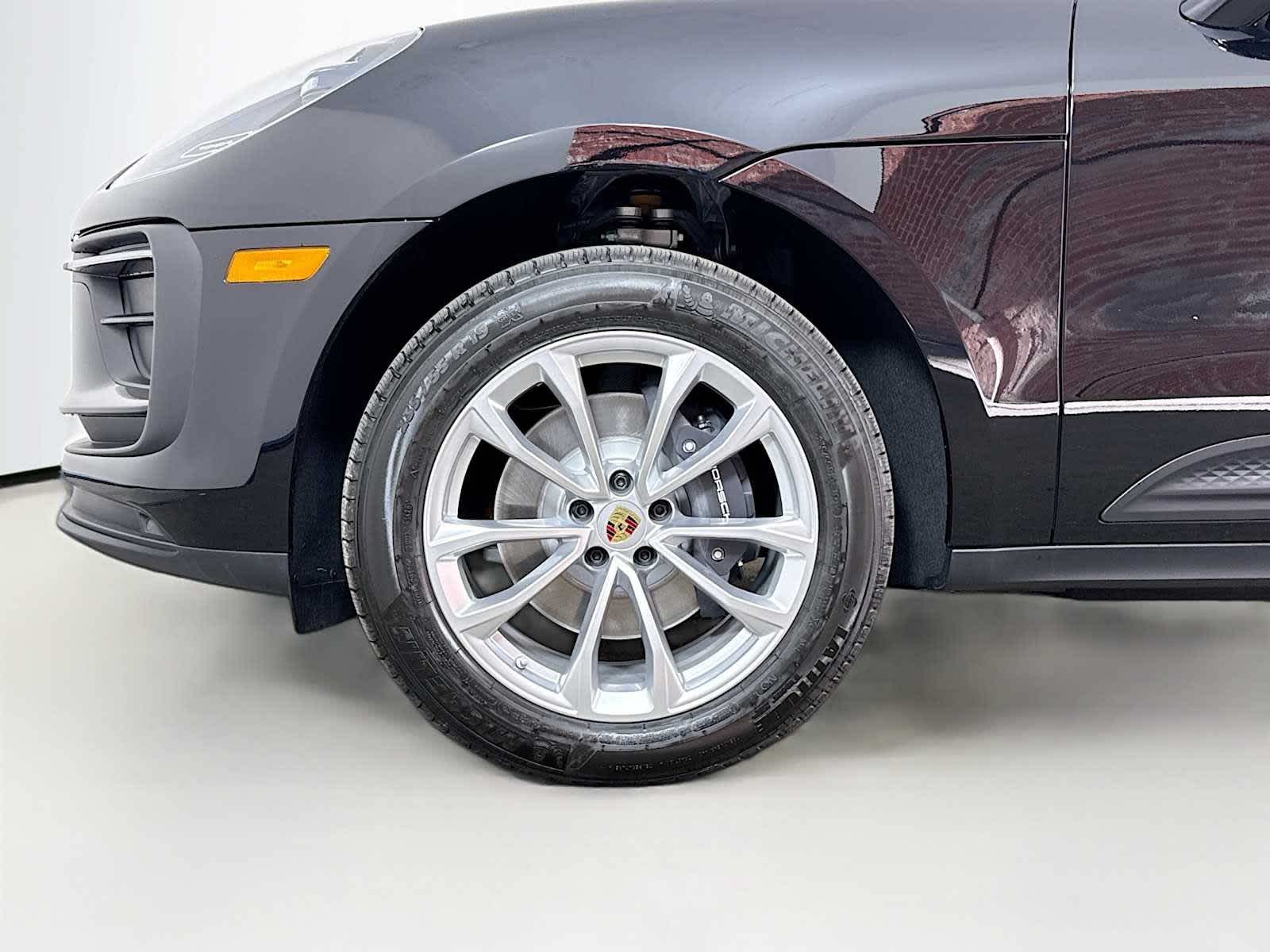 Thumbnail: 2026 Porsche Macan - 24