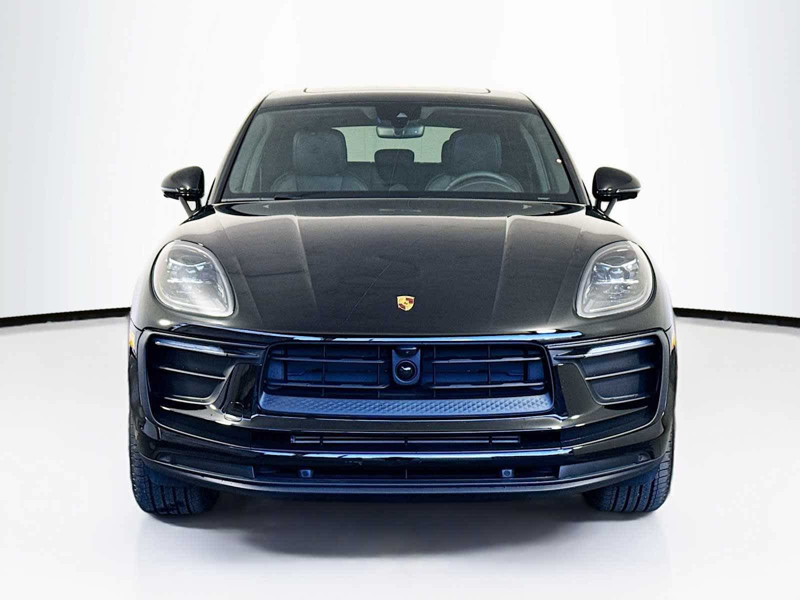 Thumbnail: 2026 Porsche Macan - 6