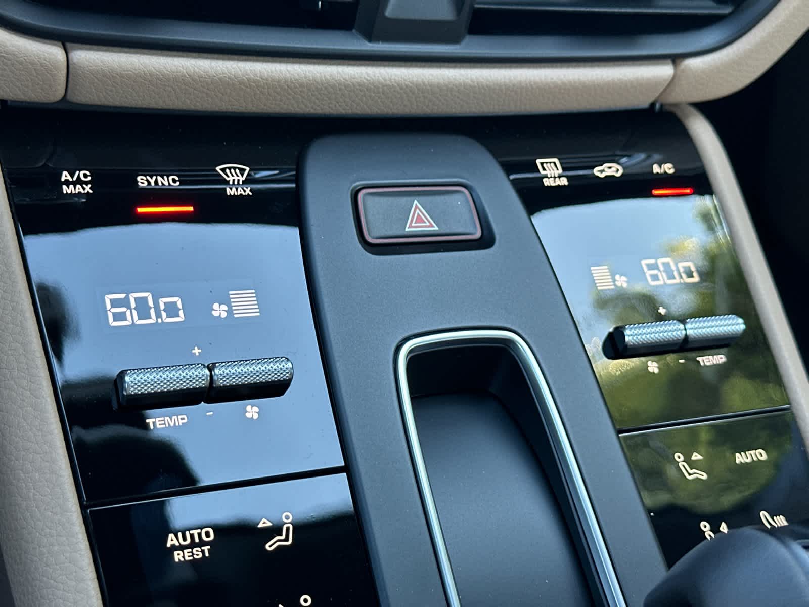 Thumbnail: 2026 Porsche Macan - 23