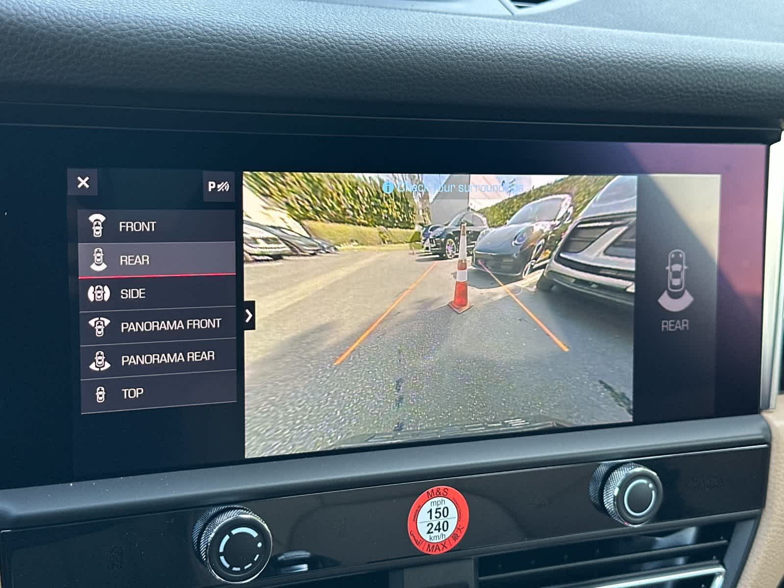 Thumbnail: 2026 Porsche Macan - 23