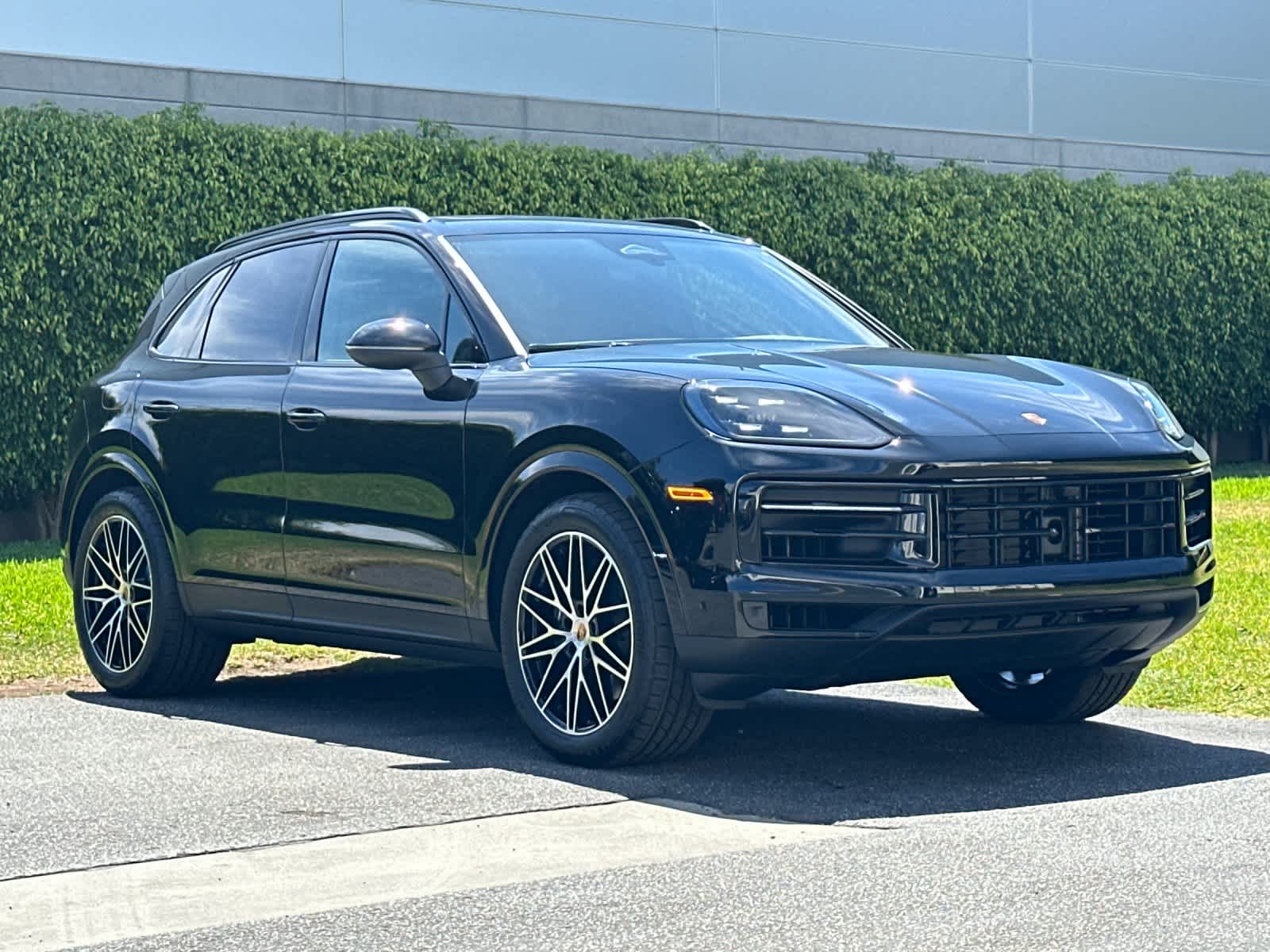 Thumbnail: 2026 Porsche Cayenne - 10