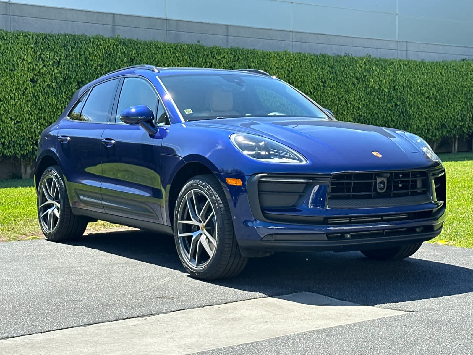 Thumbnail: 2026 Porsche Macan - 10