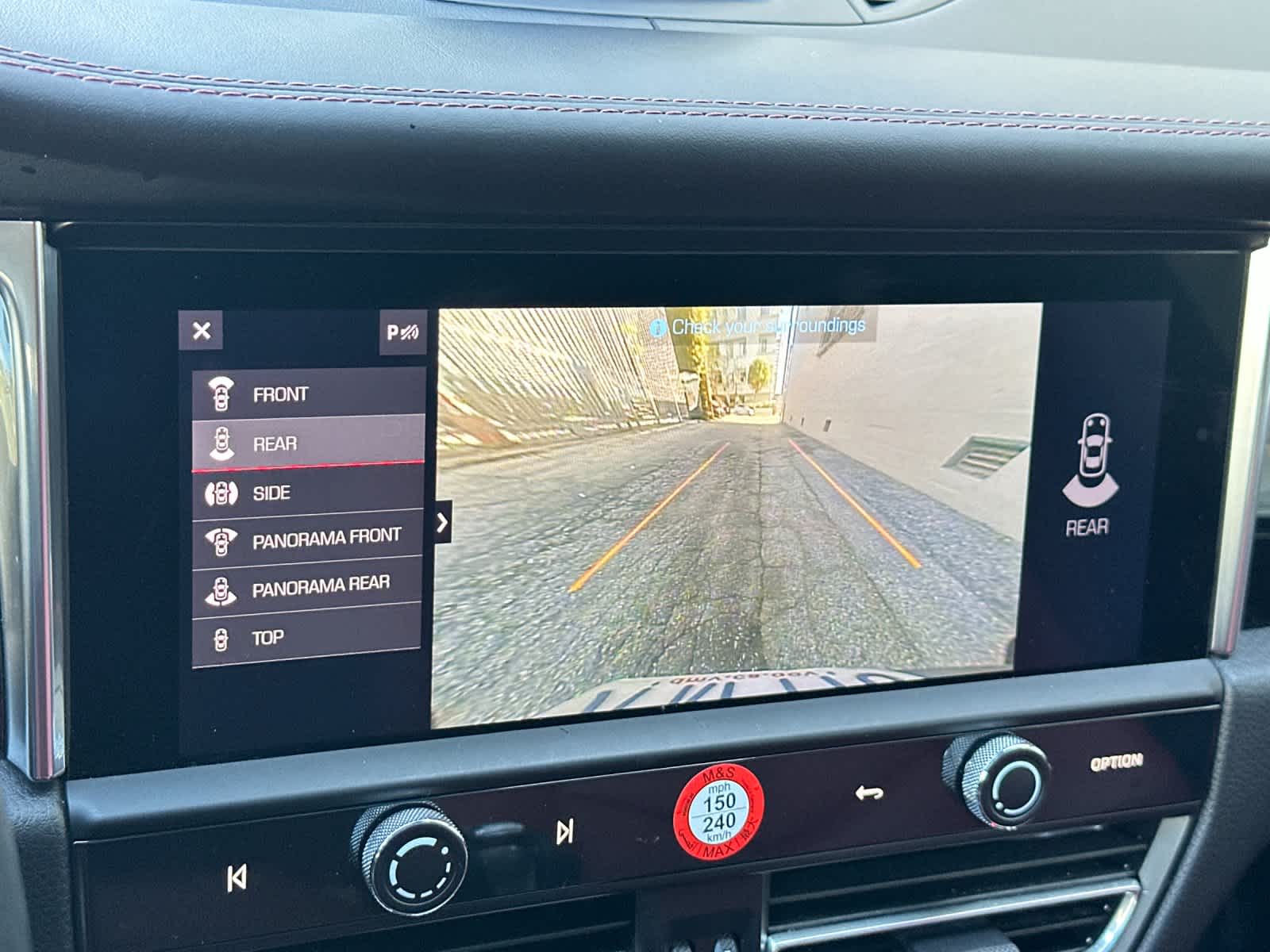 Thumbnail: 2025 Porsche Macan - 23