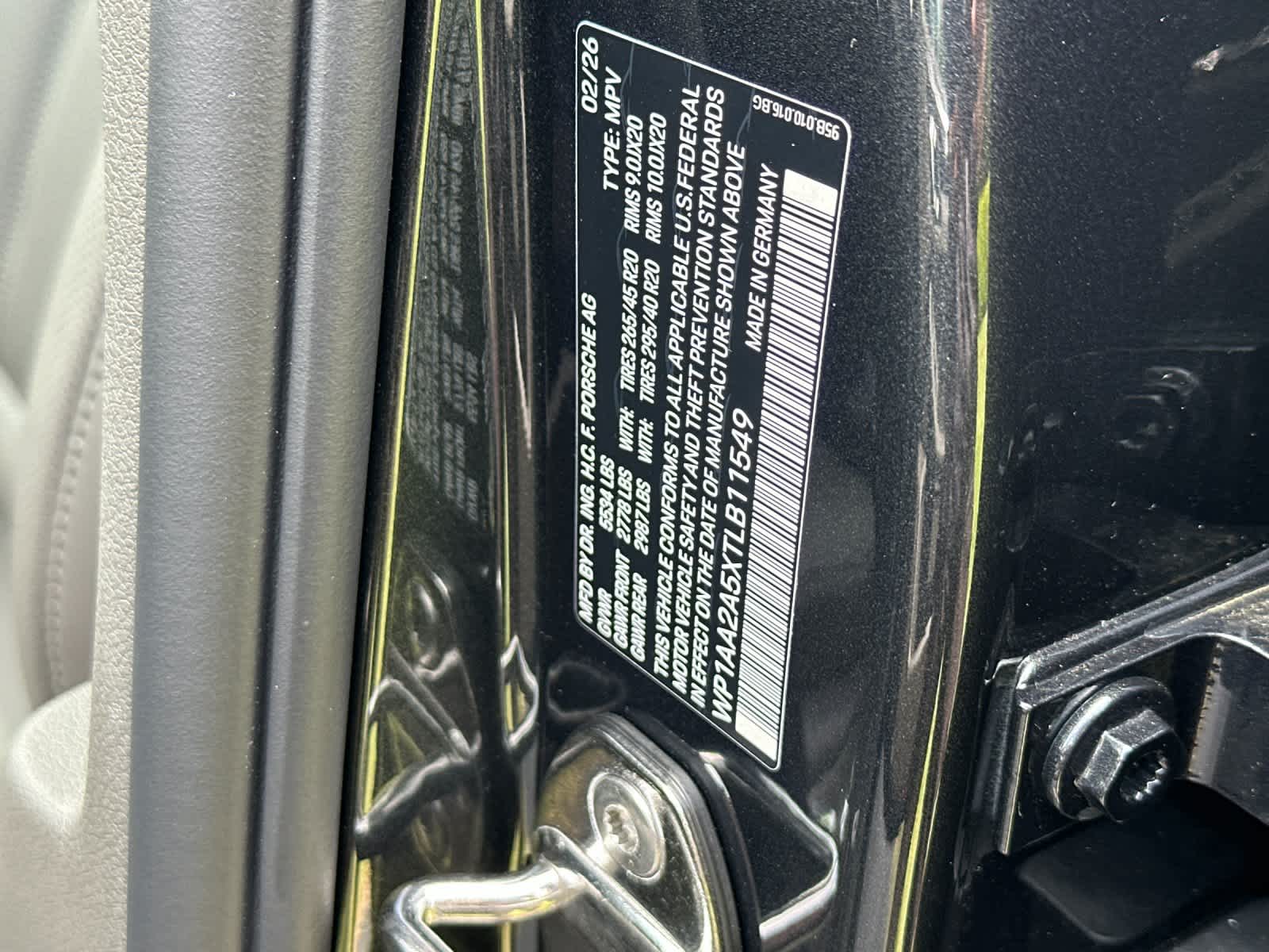 Thumbnail: 2026 Porsche Macan - 33