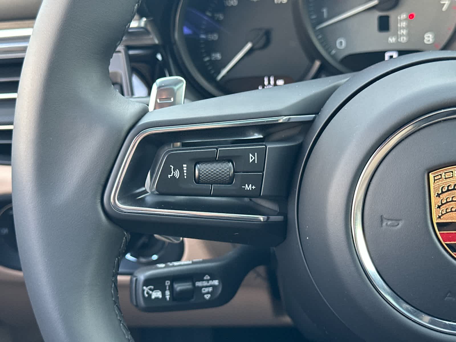 Thumbnail: 2026 Porsche Macan - 28