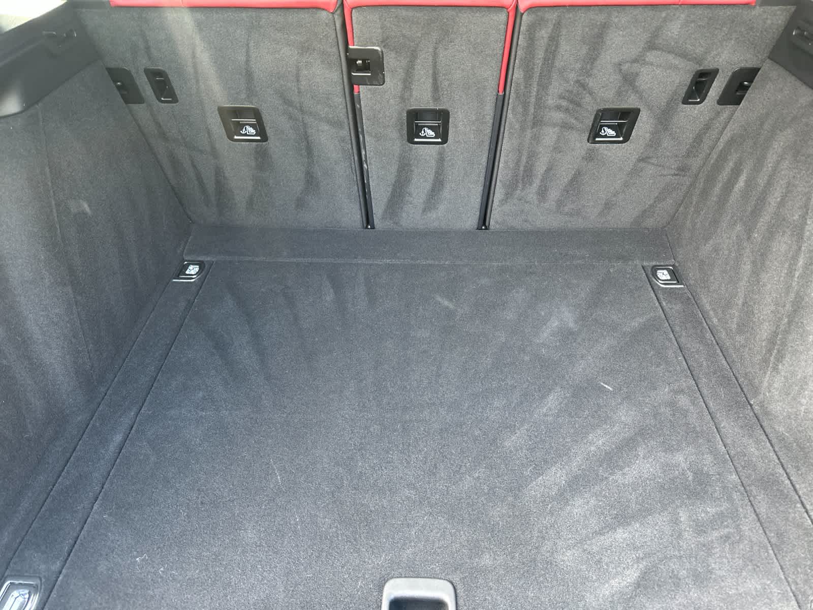 Thumbnail: 2025 Porsche Macan - 16