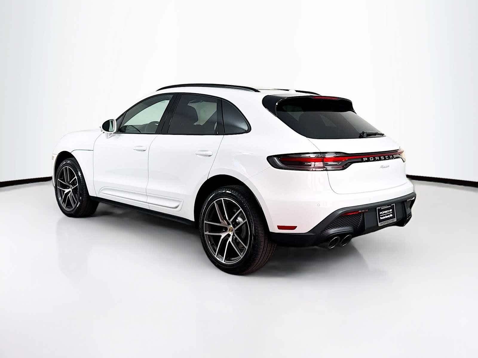 Thumbnail: 2026 Porsche Macan - 3