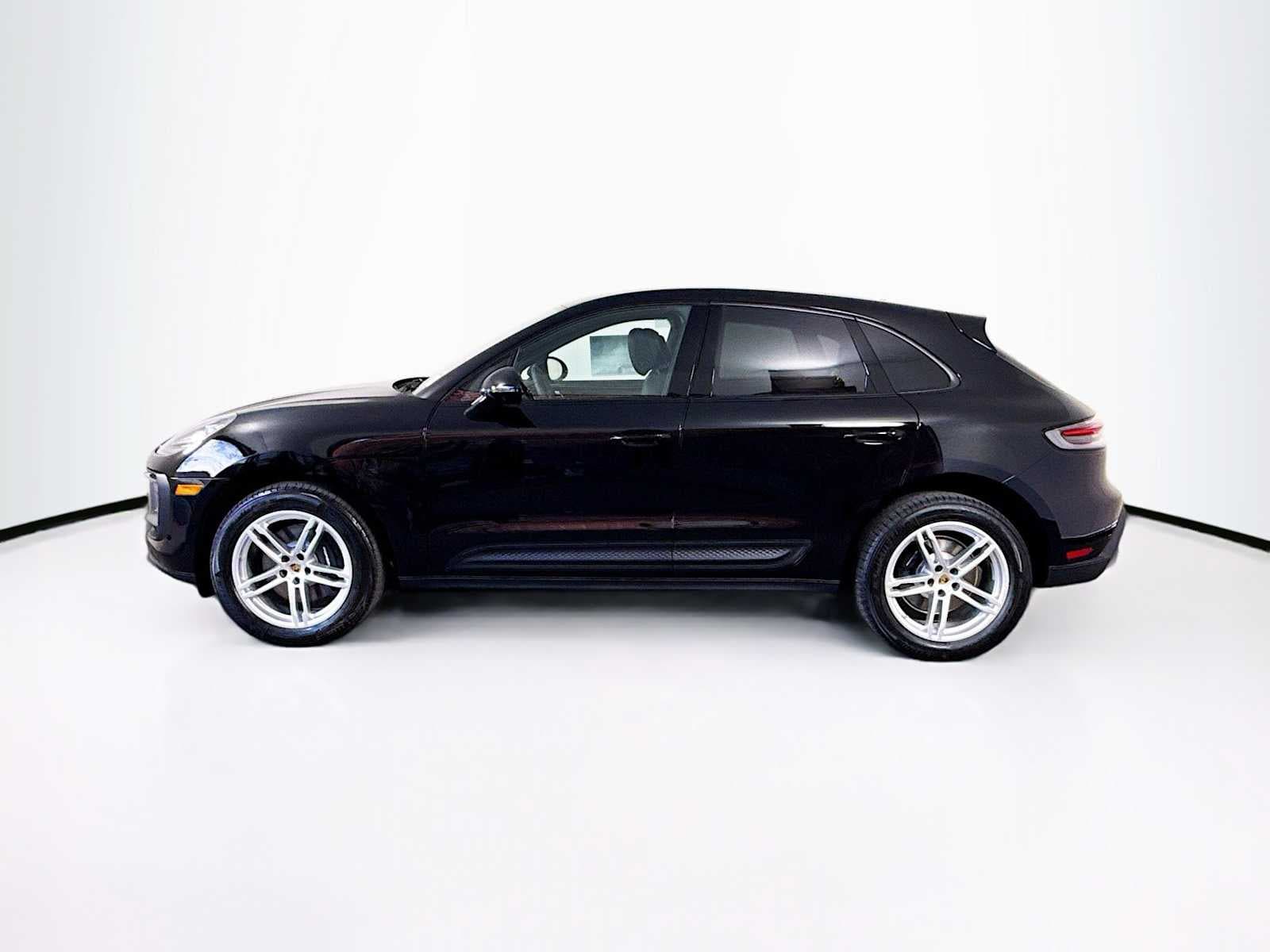 Thumbnail: 2026 Porsche Macan - 2