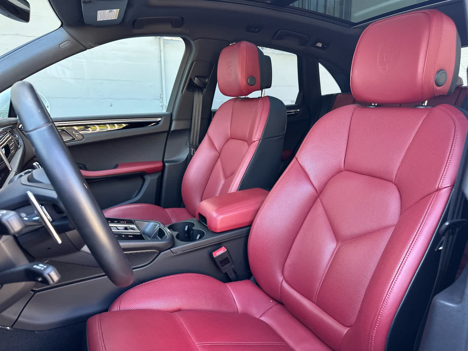 Thumbnail: 2025 Porsche Macan - 5