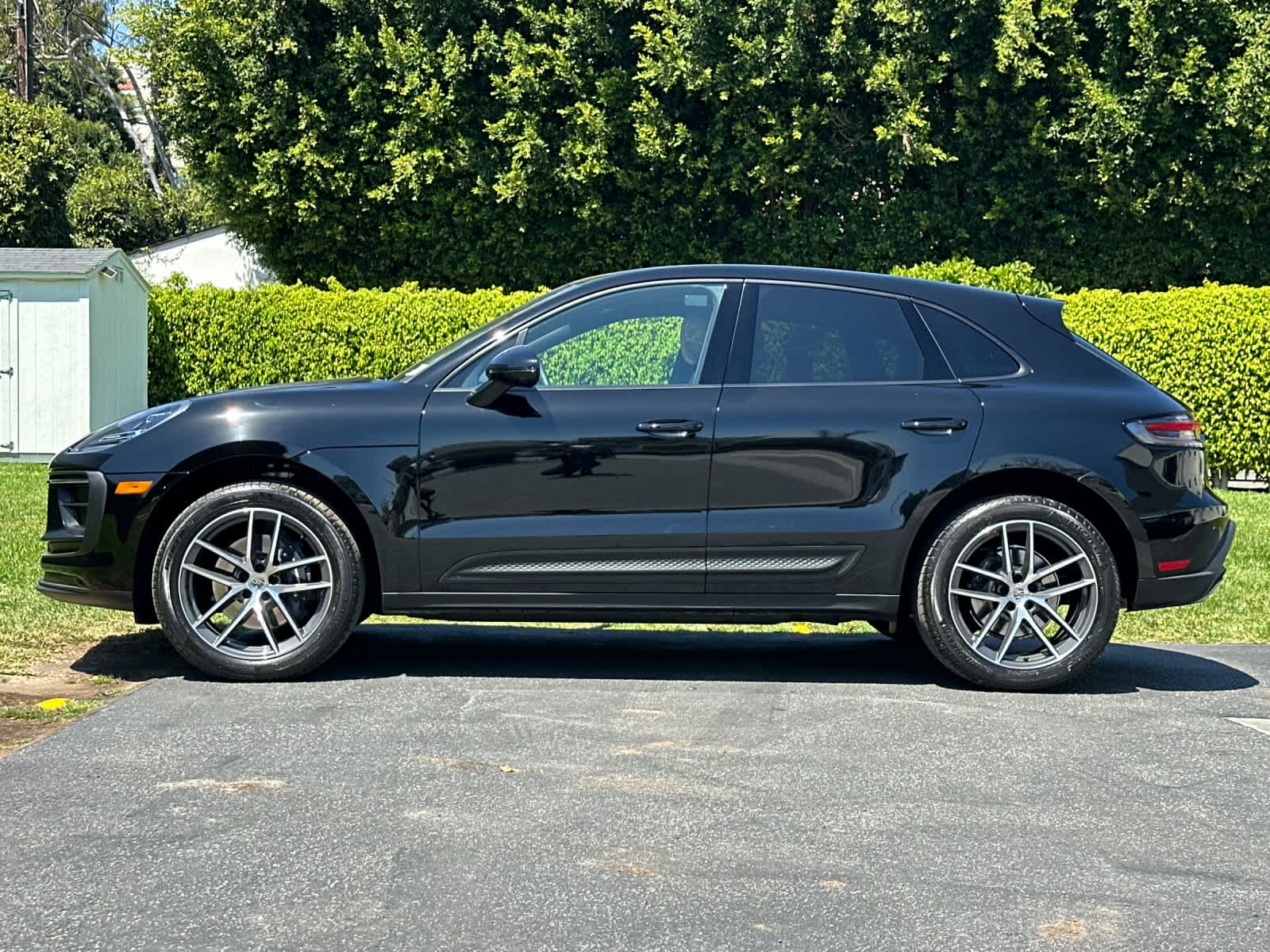 Thumbnail: 2025 Porsche Macan - 2