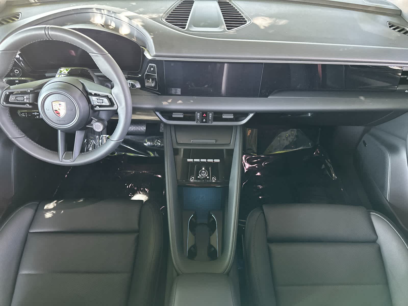 Thumbnail: 2026 Porsche Macan - 6