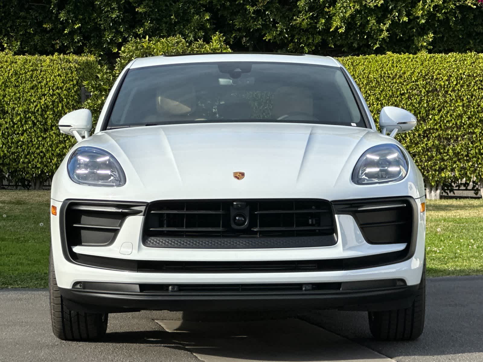 Thumbnail: 2026 Porsche Macan - 11
