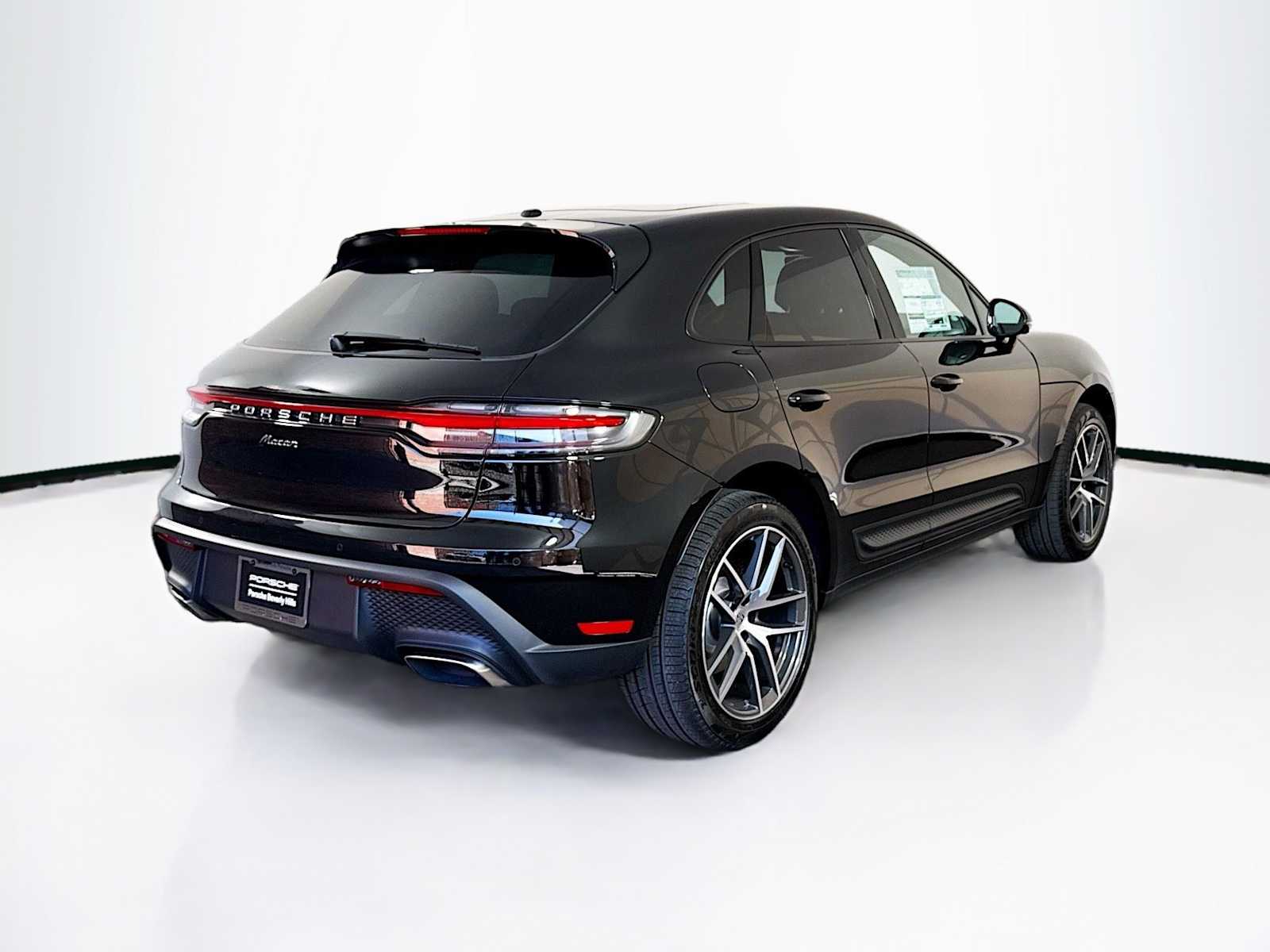 Thumbnail: 2026 Porsche Macan - 9