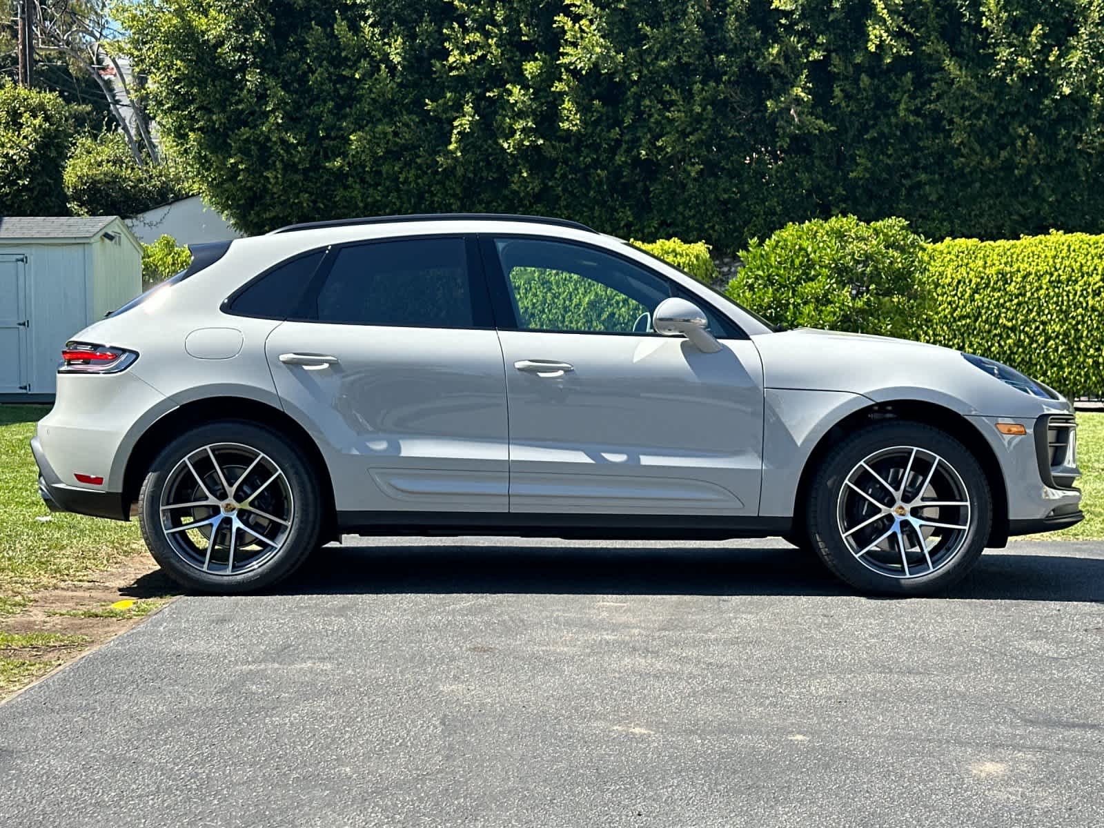Thumbnail: 2026 Porsche Macan - 9