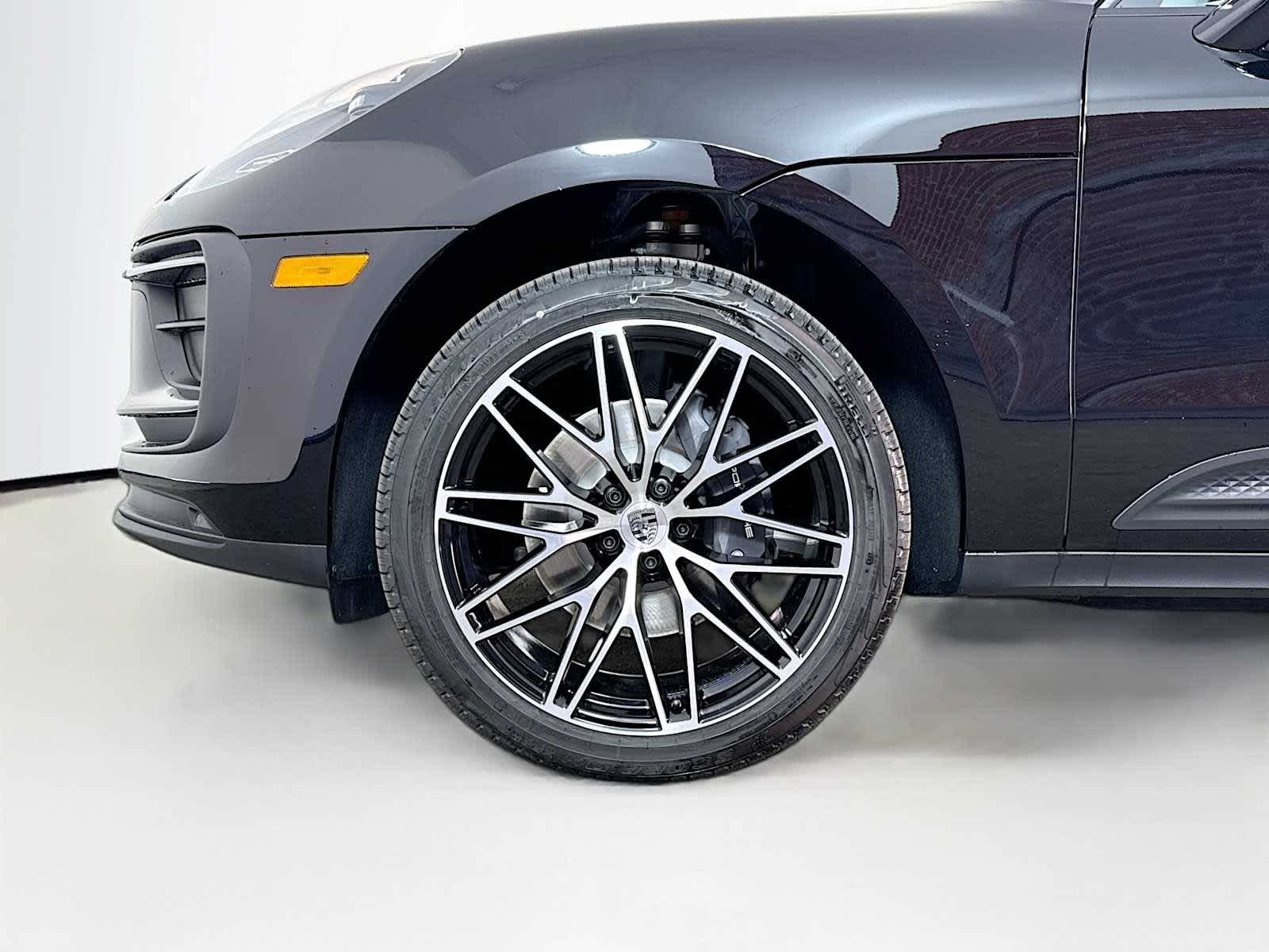 Thumbnail: 2026 Porsche Macan - 24