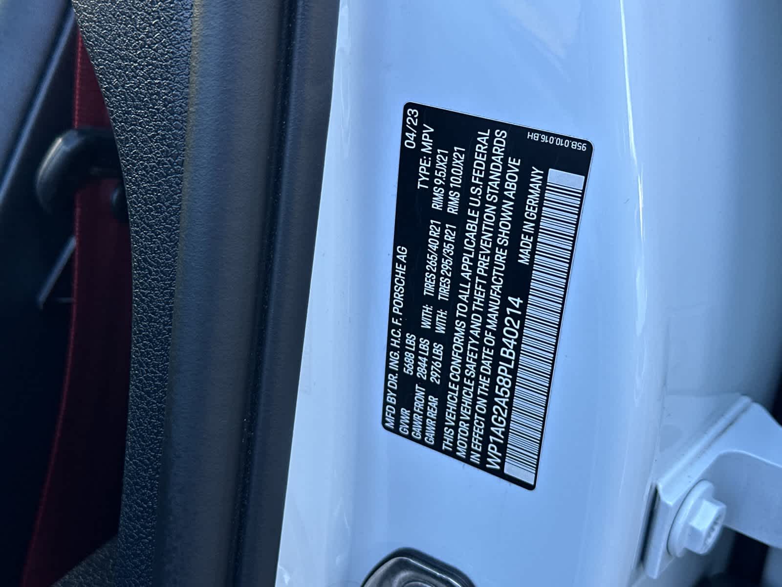 Thumbnail: 2023 Porsche Macan - 33