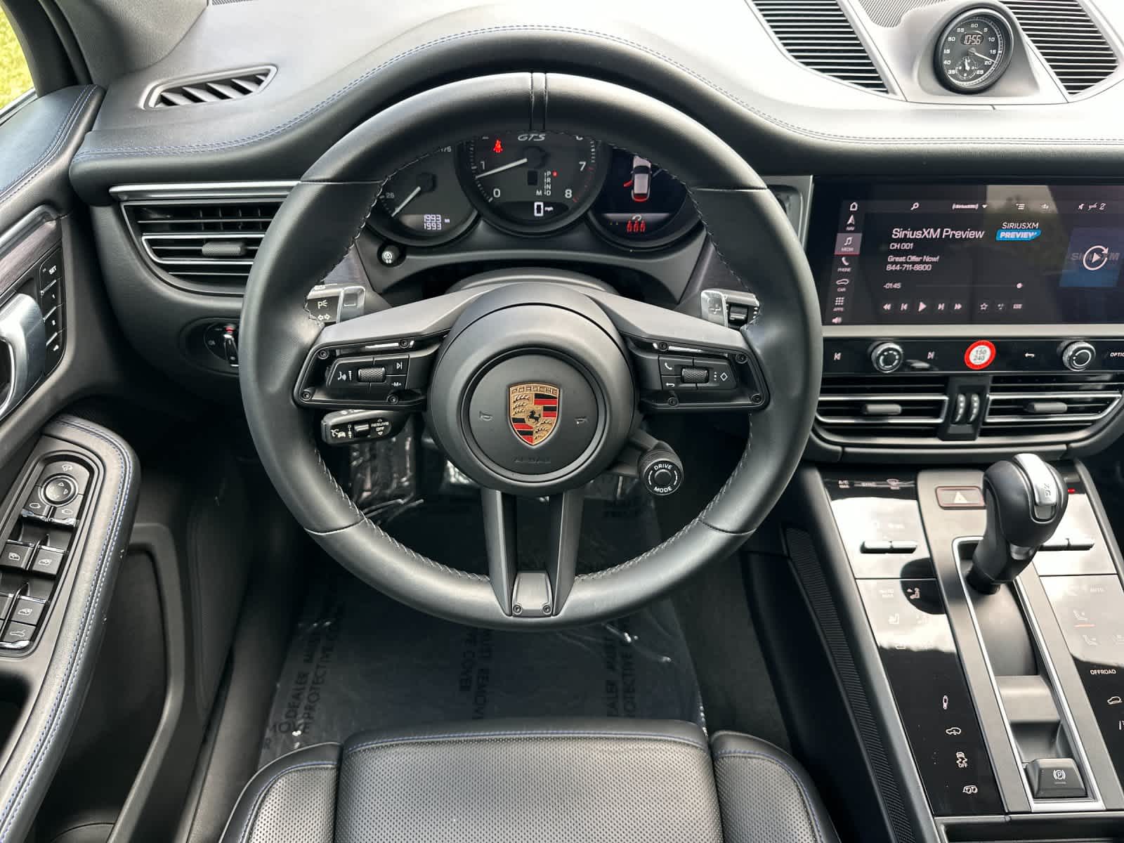 Thumbnail: 2023 Porsche Macan - 15