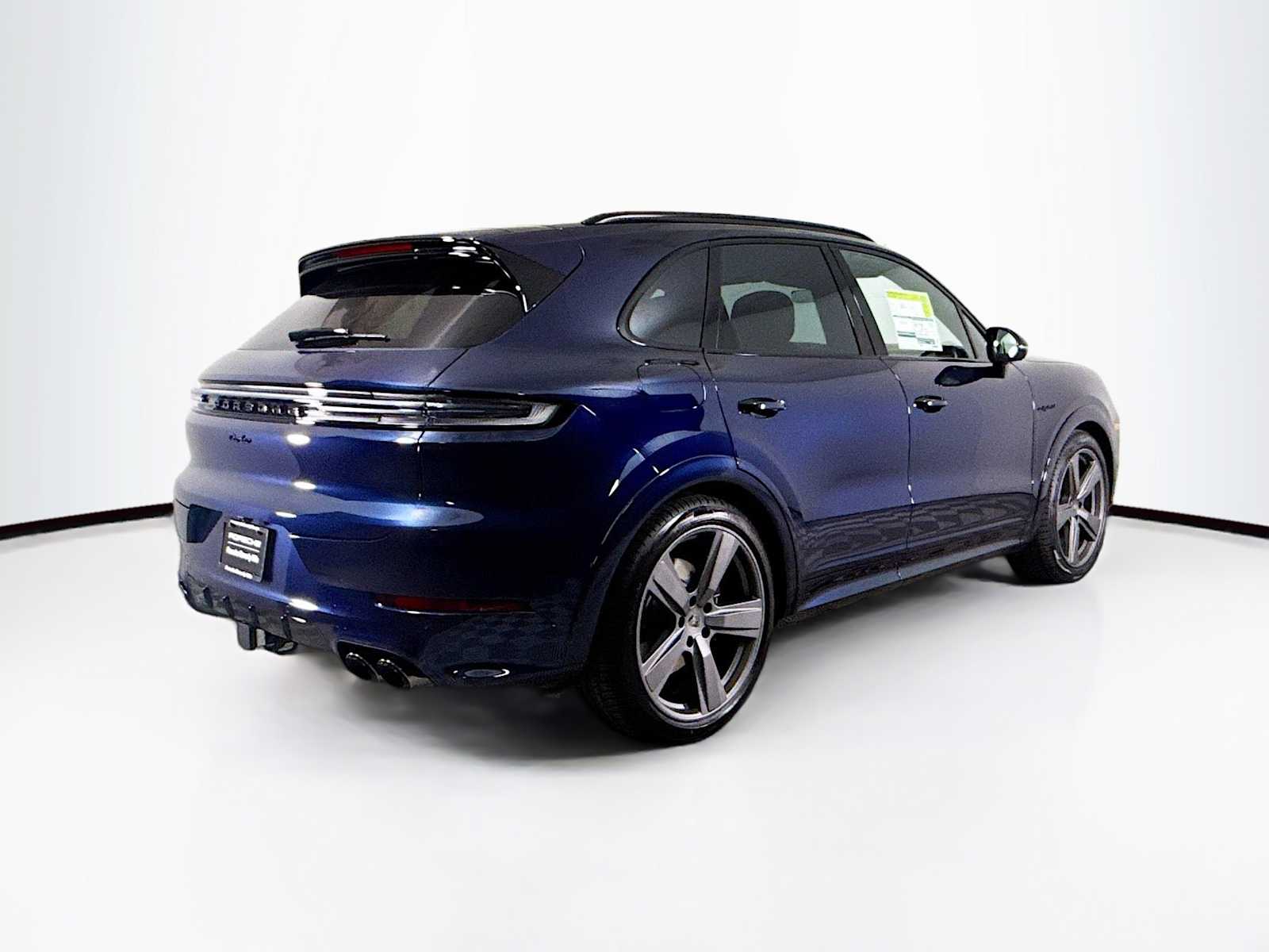 Thumbnail: 2025 Porsche Cayenne - 9