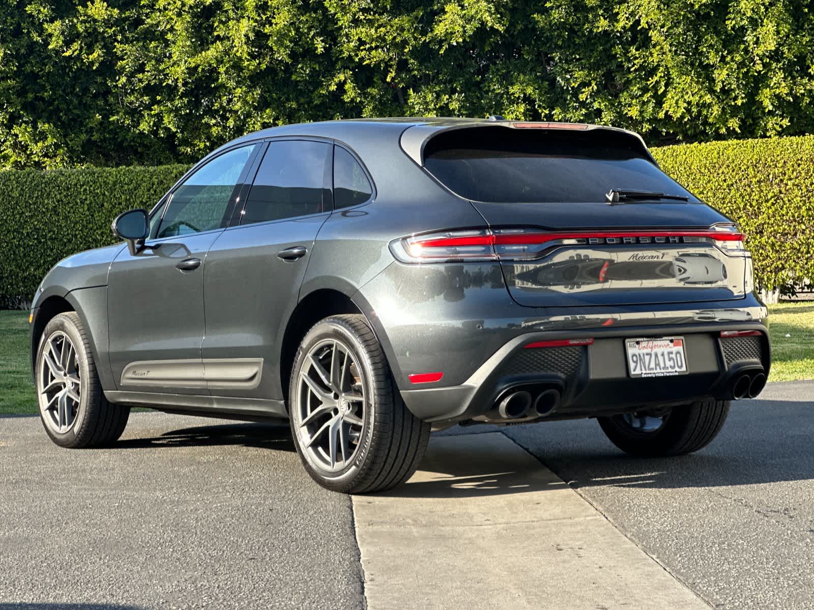 Thumbnail: 2025 Porsche Macan - 3