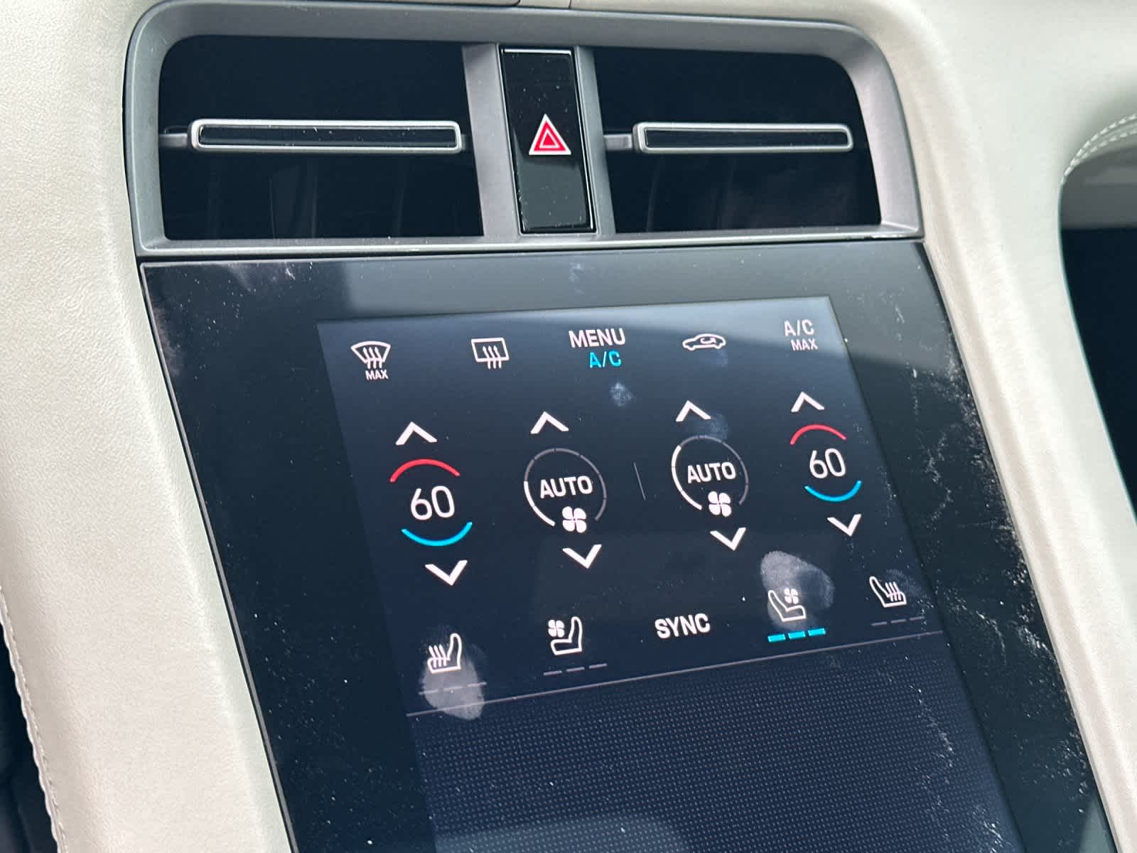 Thumbnail: 2022 Porsche Taycan - 23