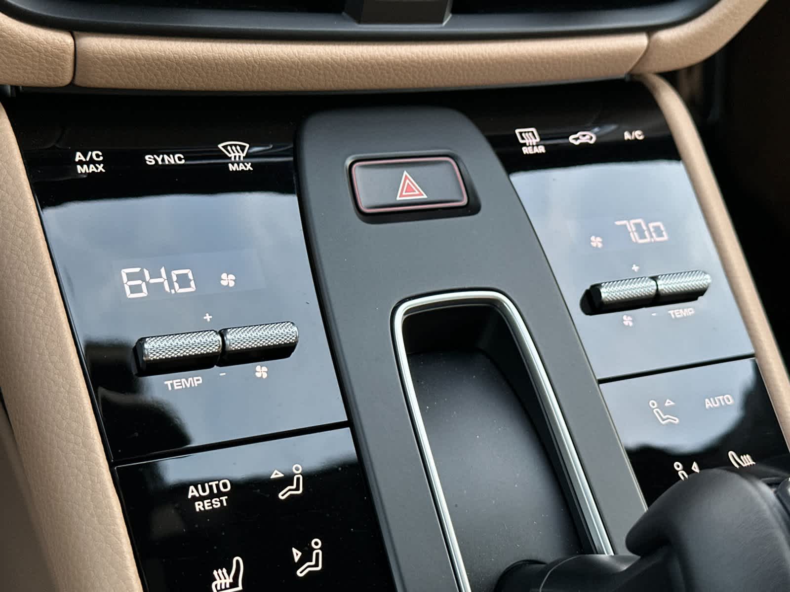 Thumbnail: 2025 Porsche Macan - 23