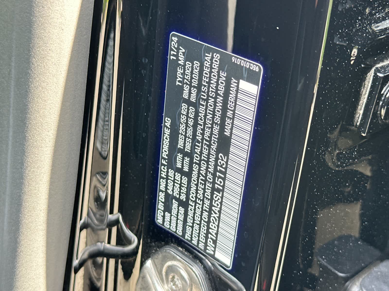 Thumbnail: 2025 Porsche Macan - 35