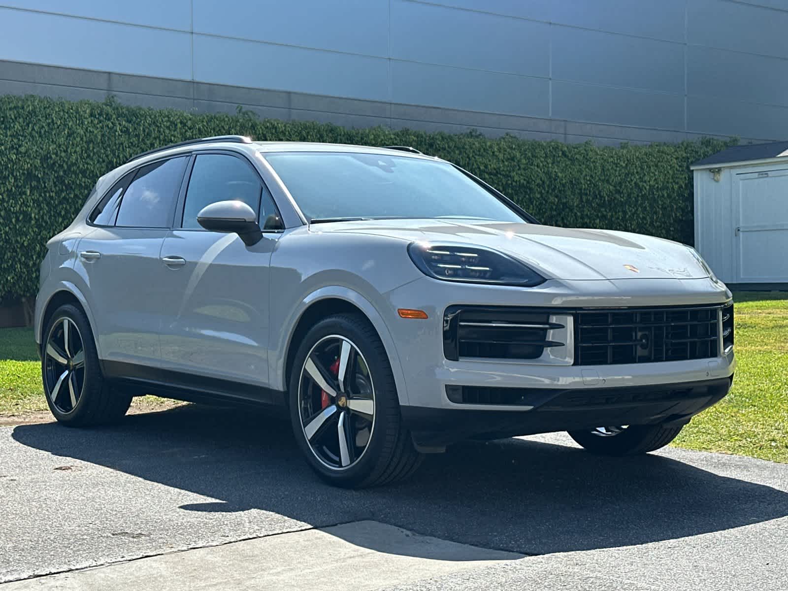 Thumbnail: 2024 Porsche Cayenne - 10