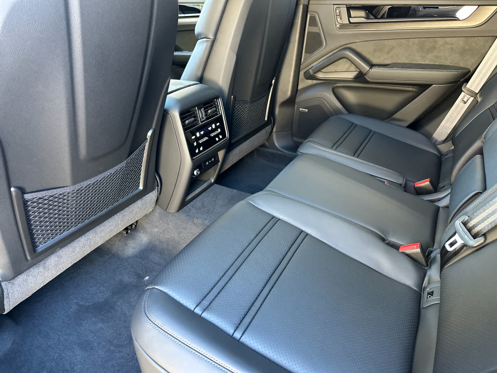 Thumbnail: 2026 Porsche Cayenne - 13