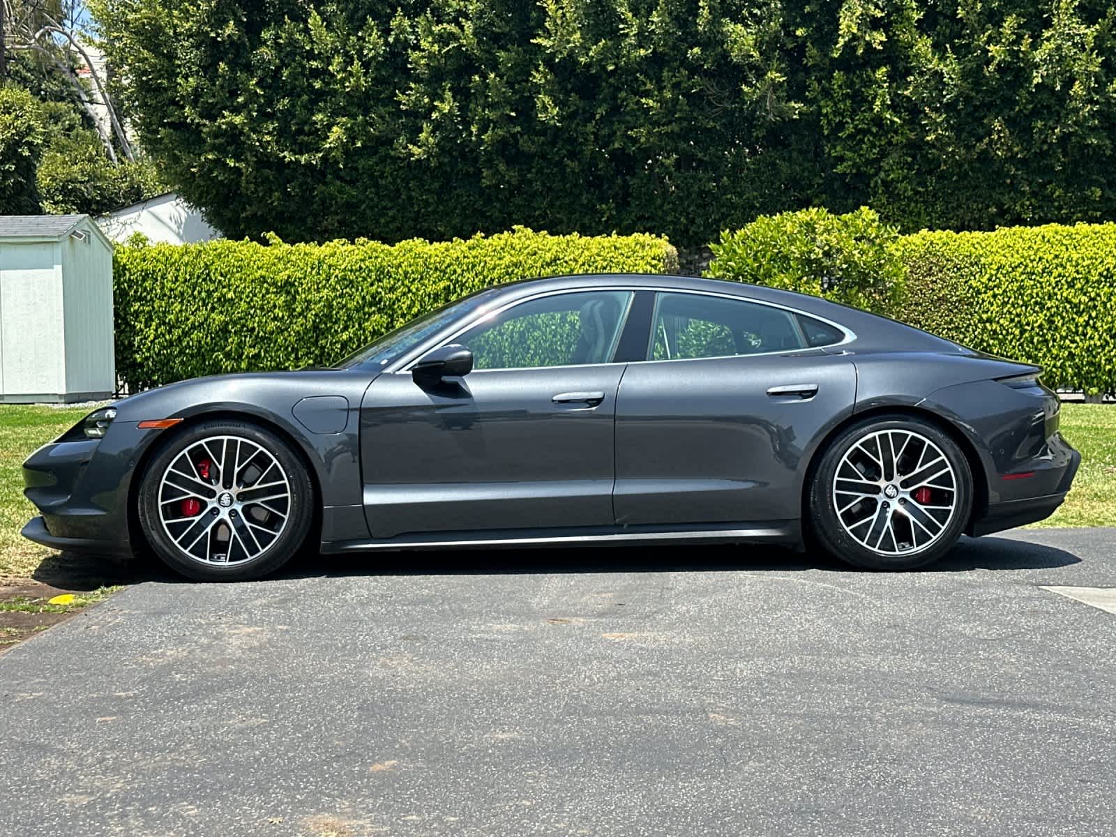 Thumbnail: 2020 Porsche Taycan - 2