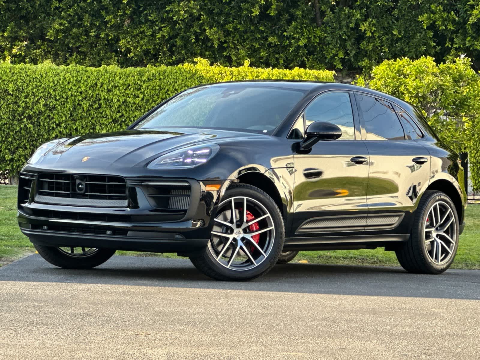 Thumbnail: 2026 Porsche Macan - 1