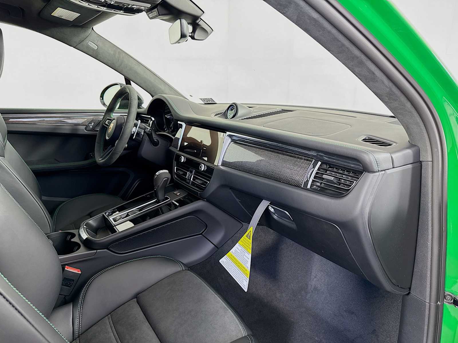 Thumbnail: 2025 Porsche Macan - 22