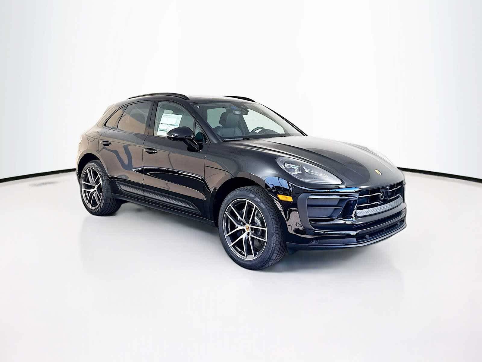 Thumbnail: 2026 Porsche Macan - 7