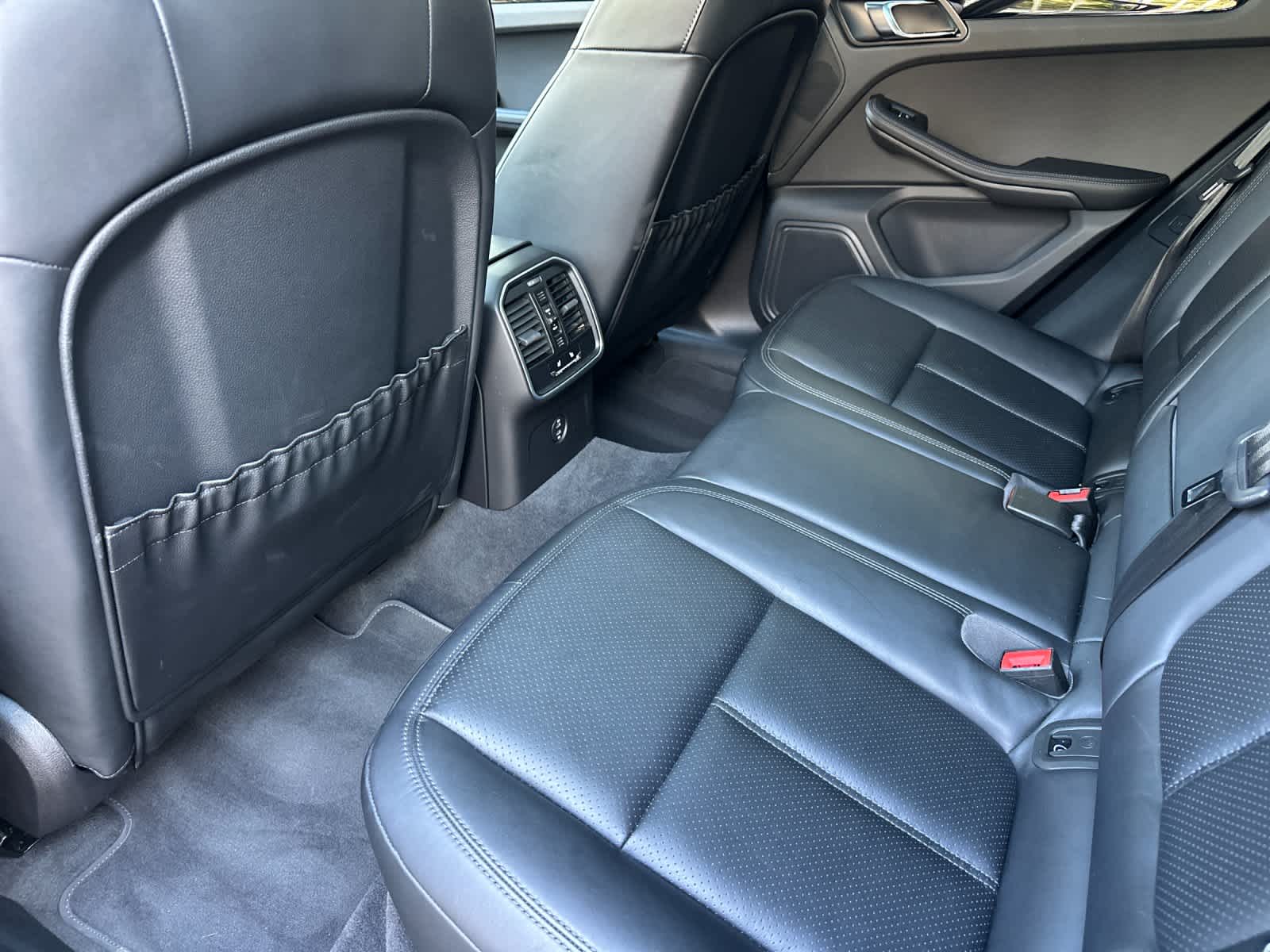 Thumbnail: 2025 Porsche Macan - 13