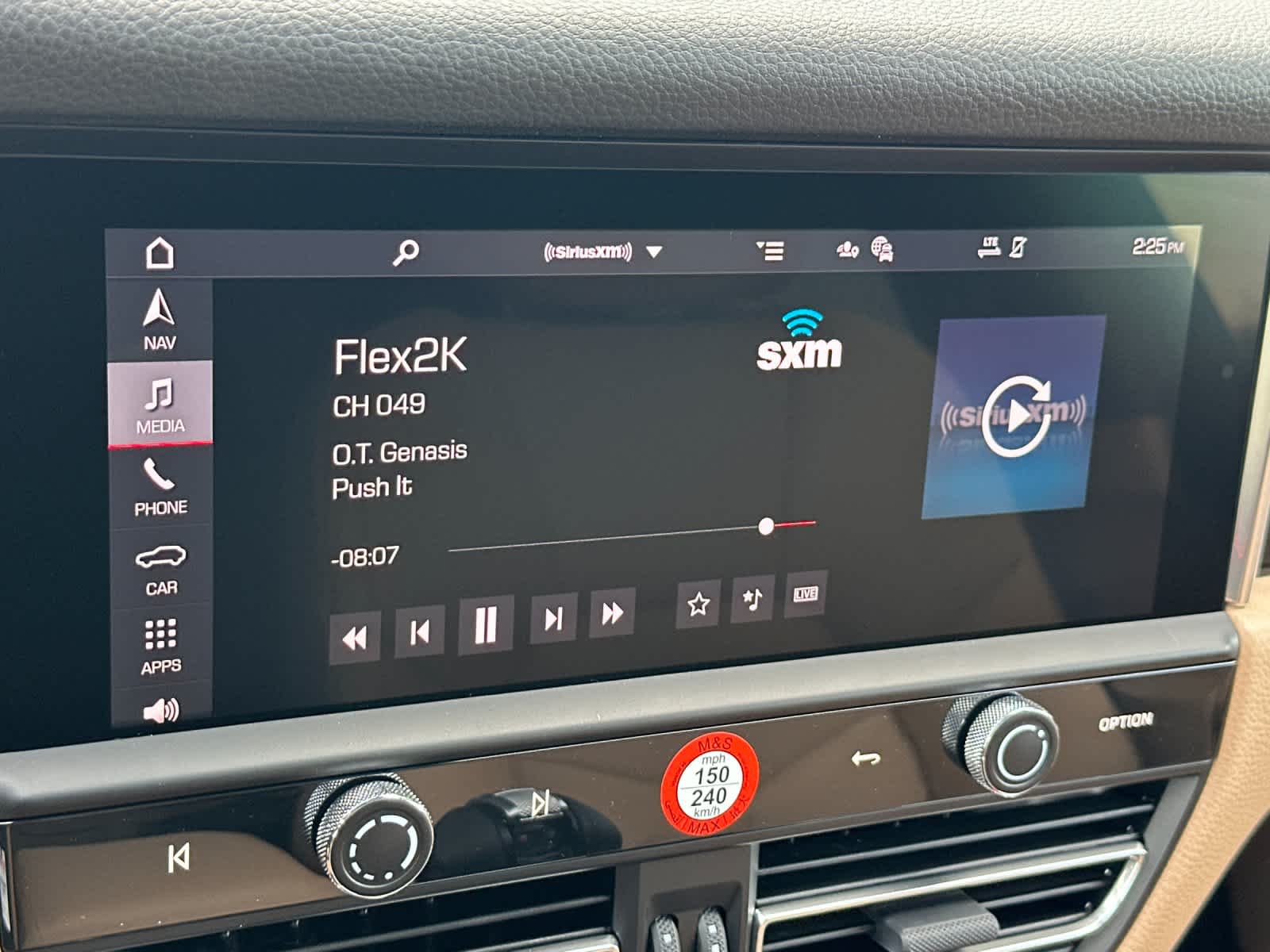 Thumbnail: 2026 Porsche Macan - 21